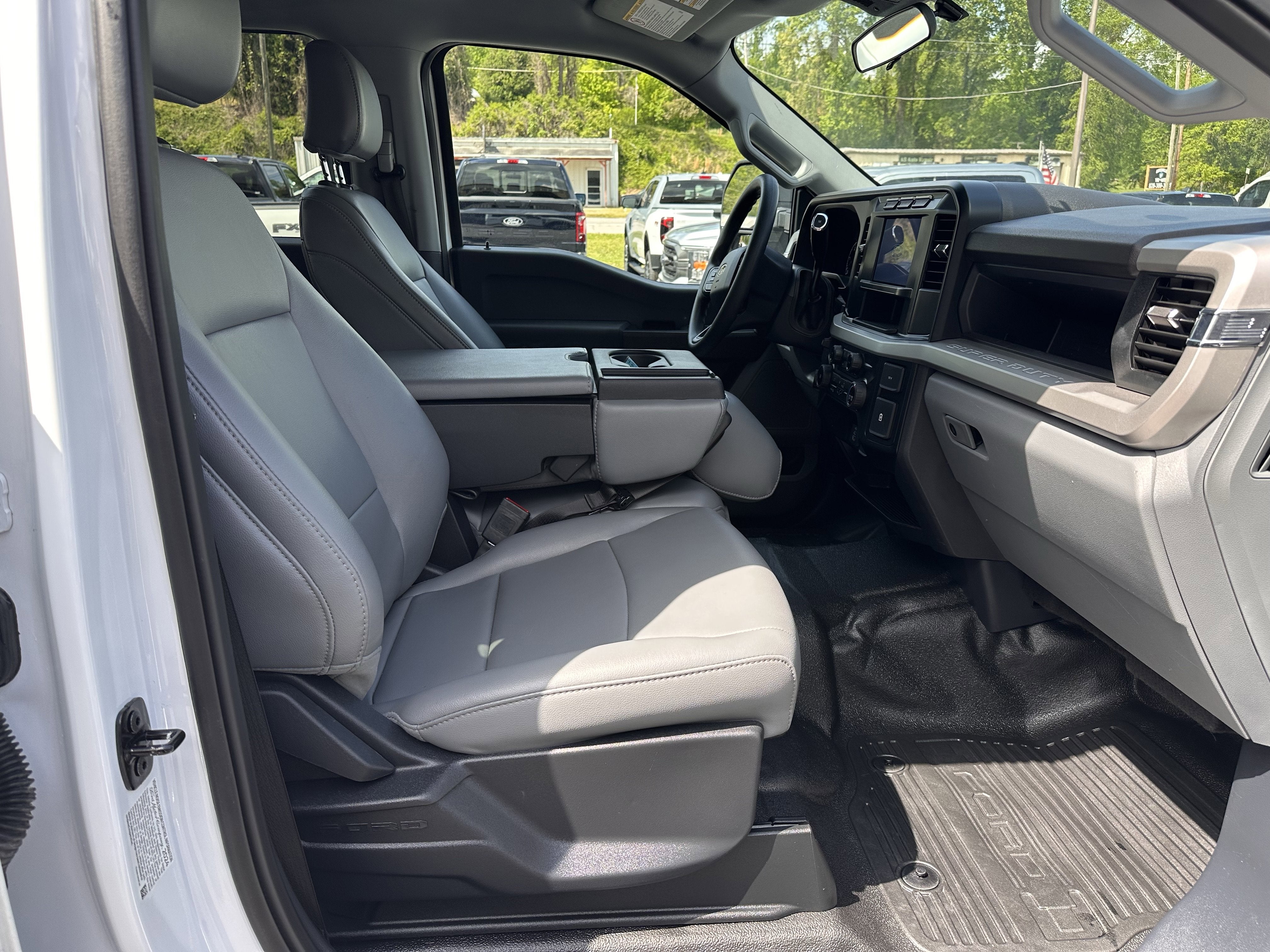 2024 Ford Super Duty F-550 XL
