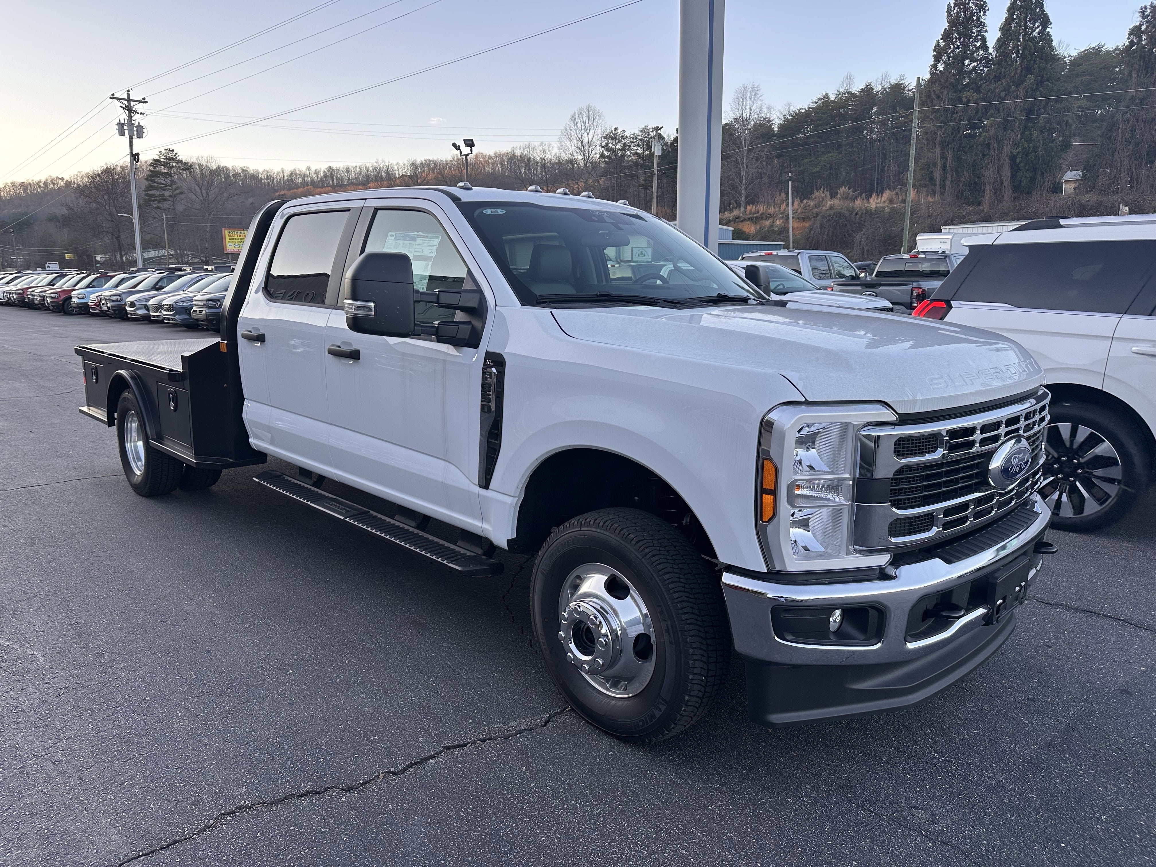 2025 Ford Super Duty F-350 DRW XL
