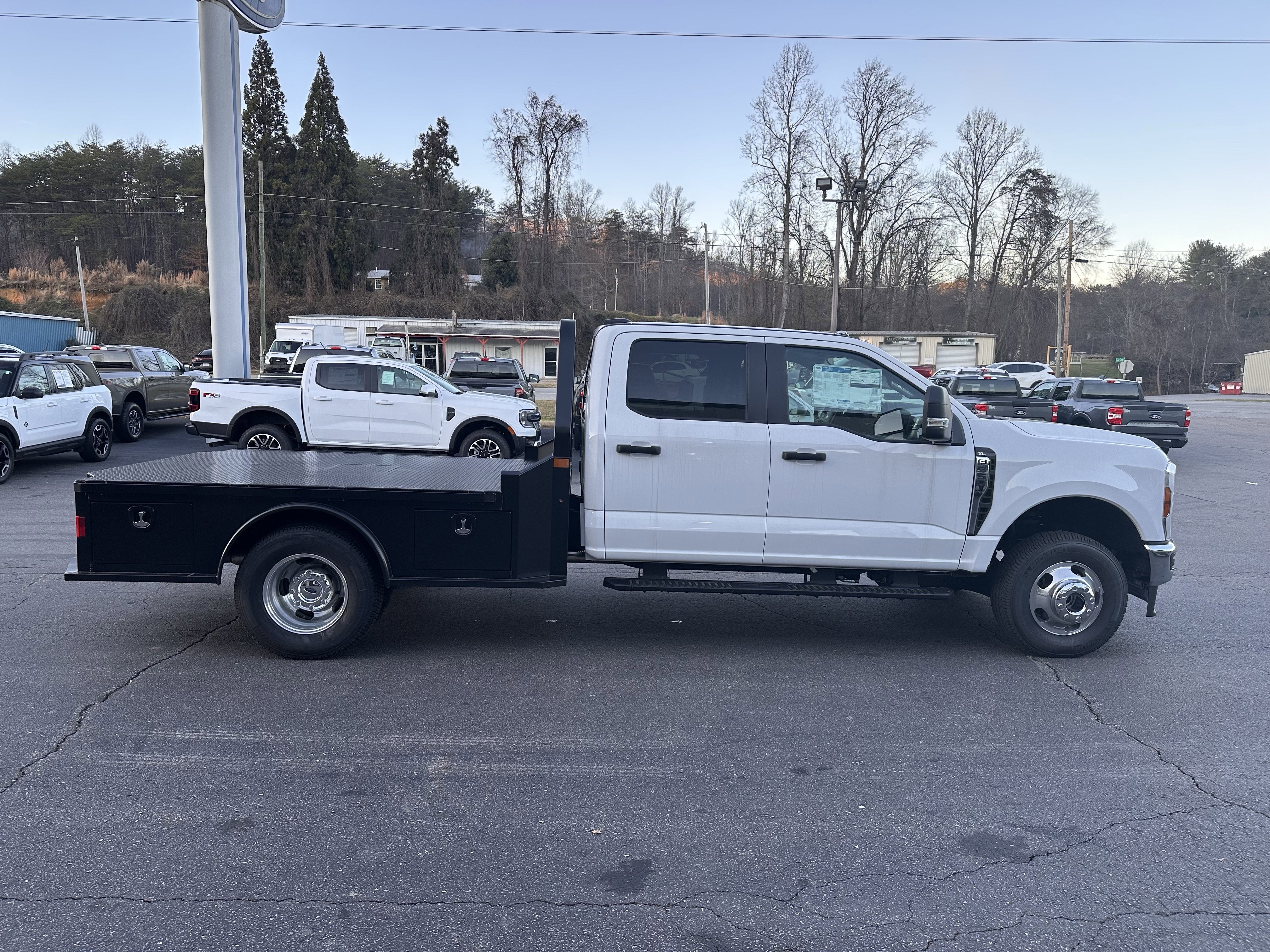 2025 Ford Super Duty F-350 DRW XL