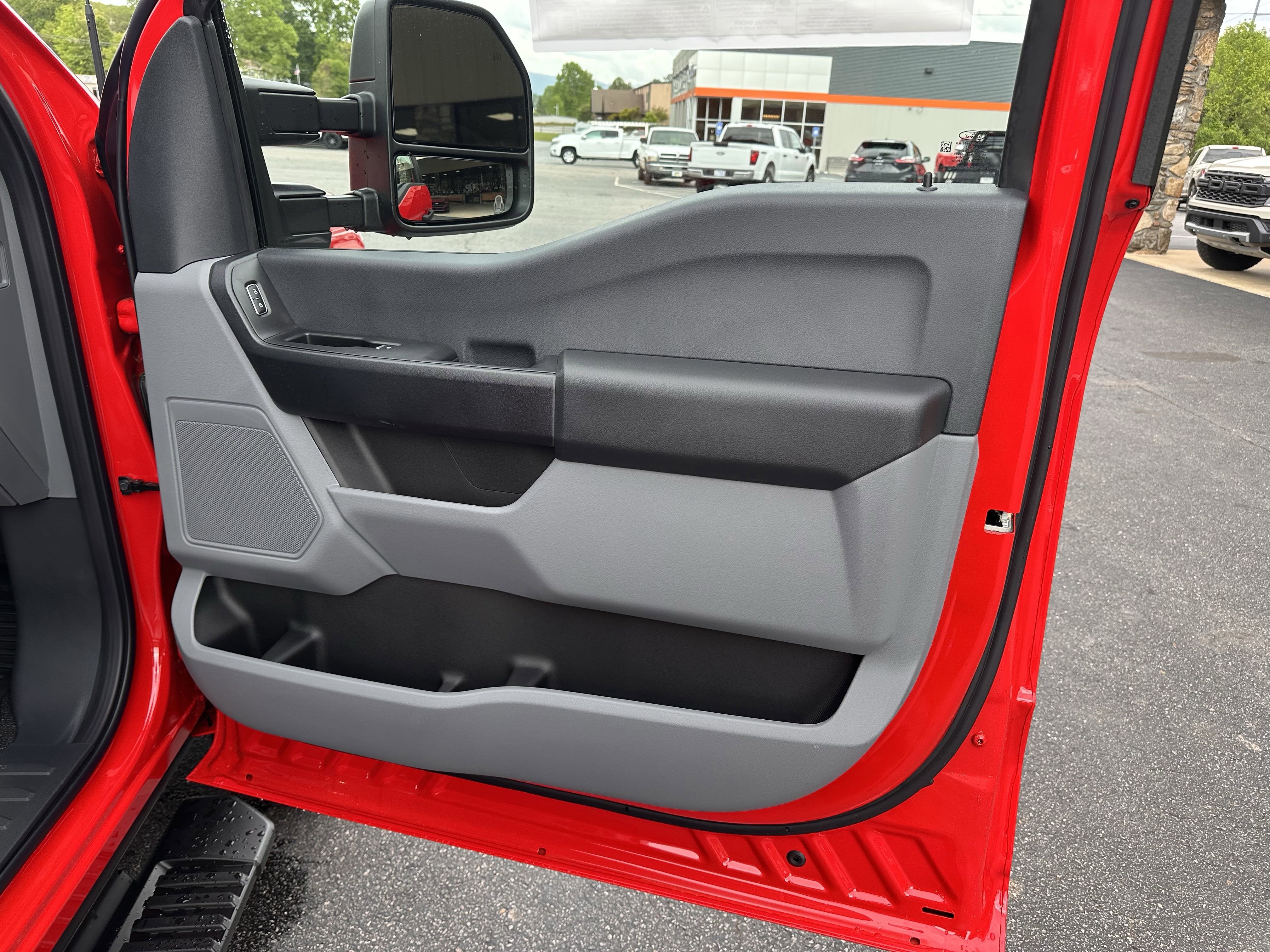 2025 Ford Super Duty F-350 DRW XL