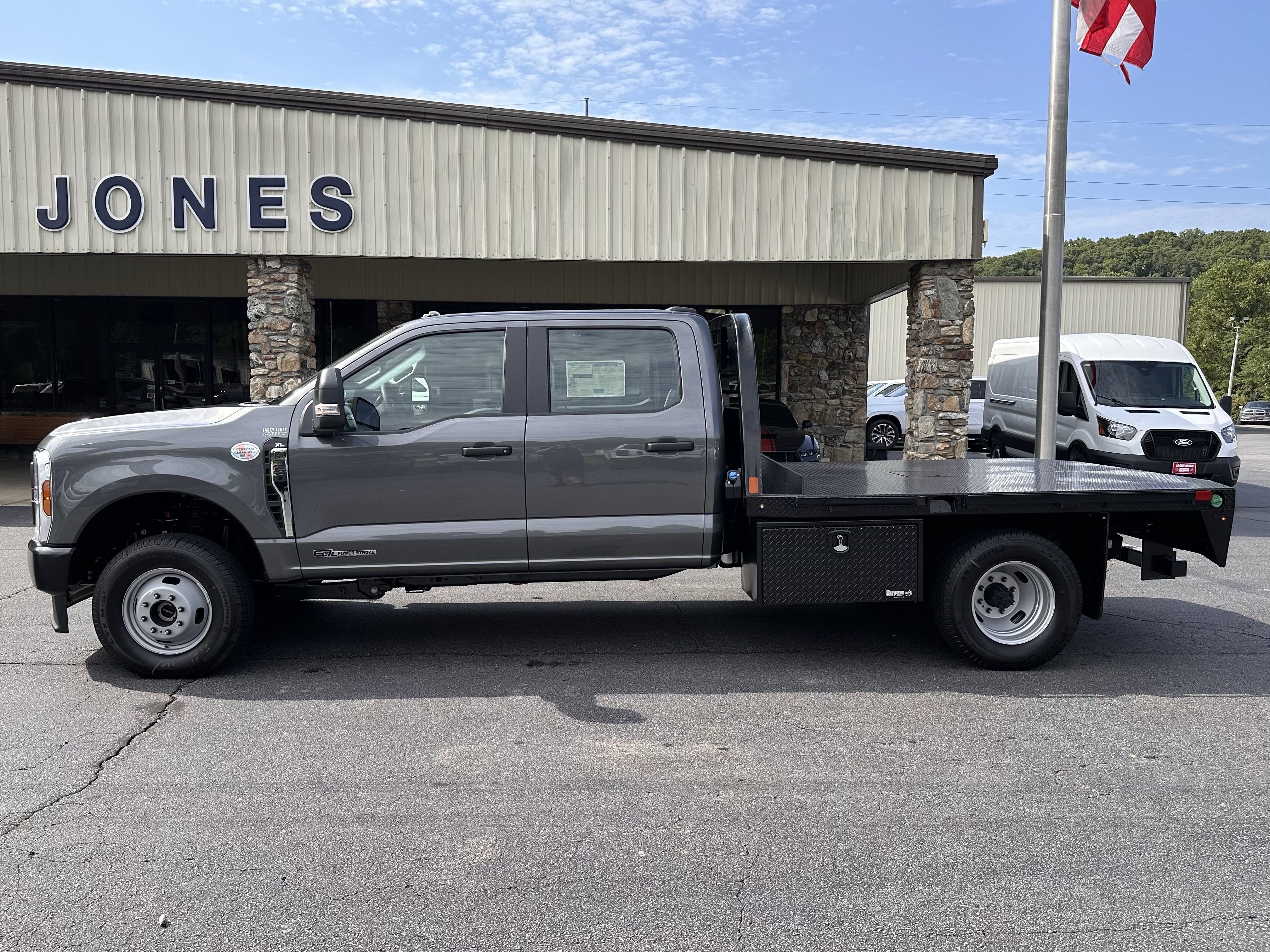 2026 Ford Super Duty F-350 DRW XL
