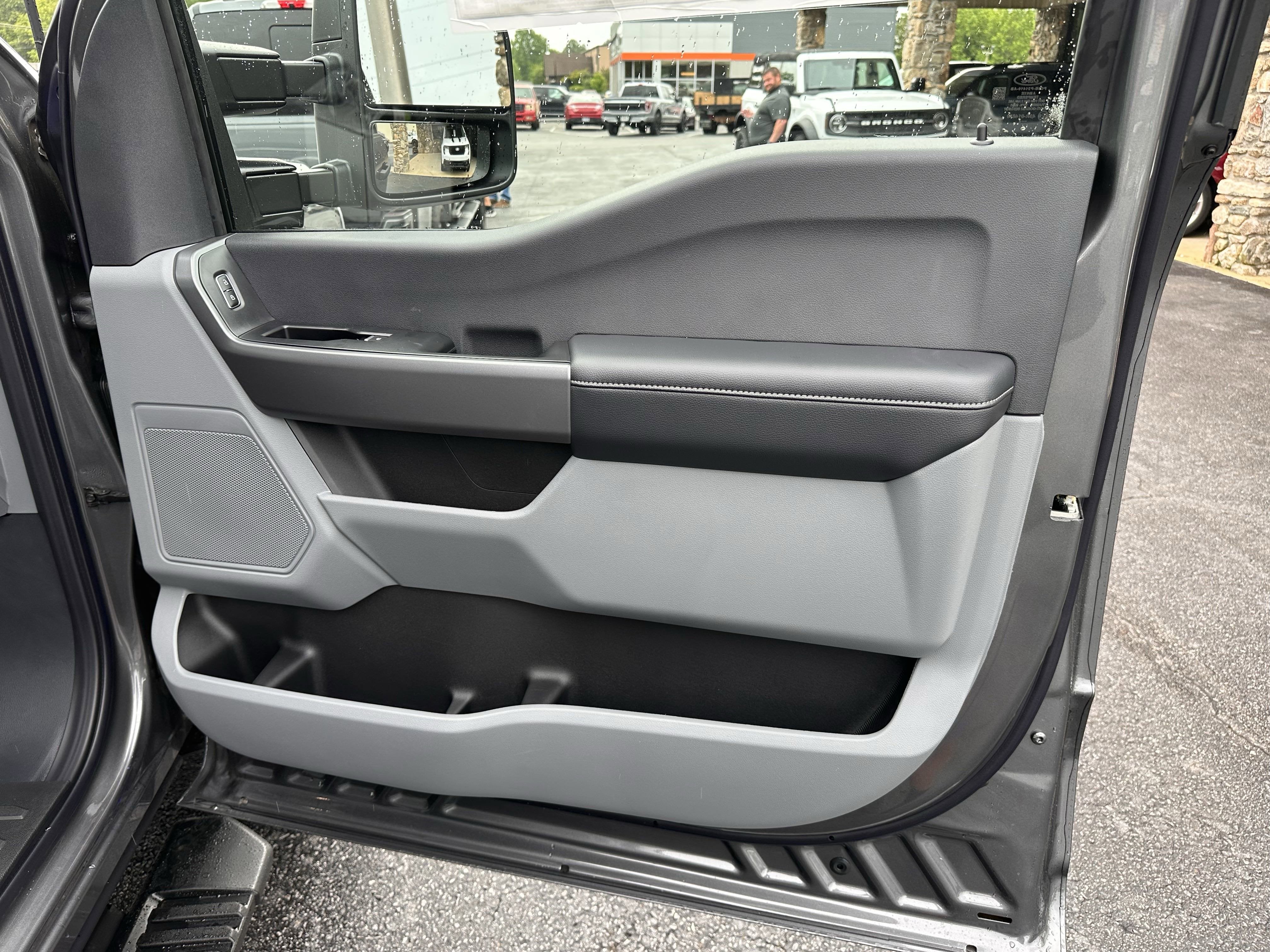 2025 Ford Super Duty F-350 DRW XLT