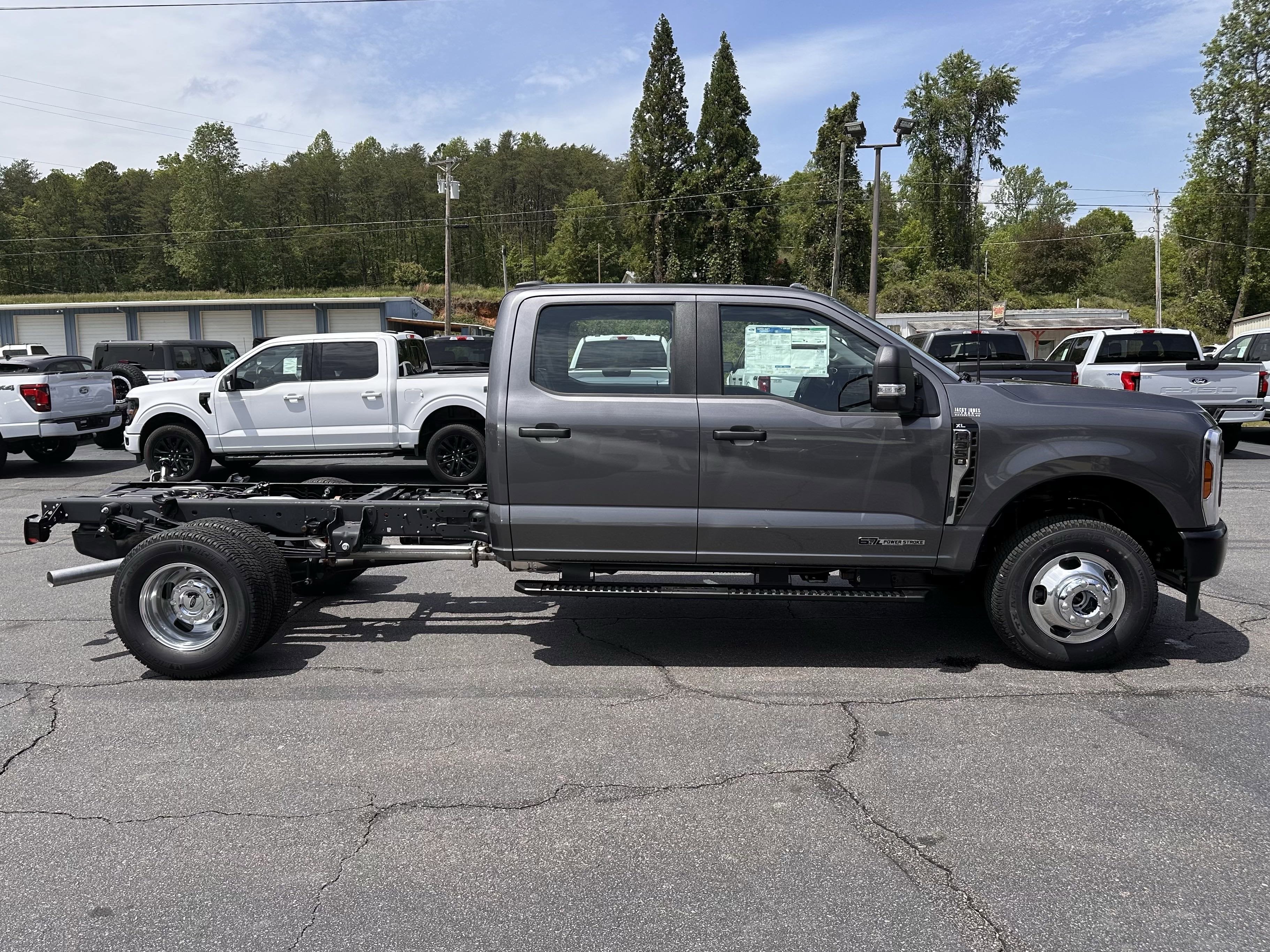 2025 Ford Super Duty F-350 DRW XL