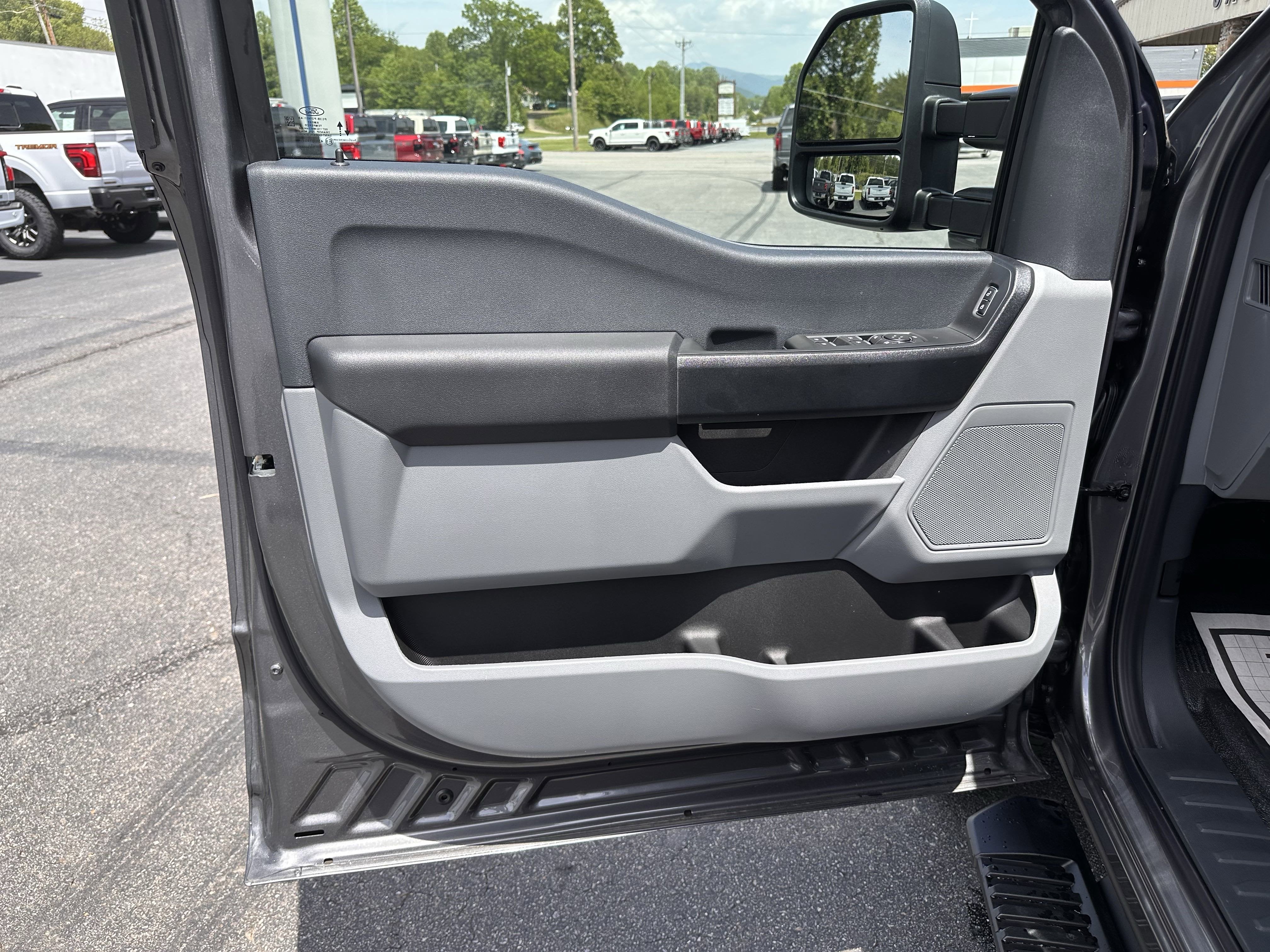 2025 Ford Super Duty F-350 DRW XL