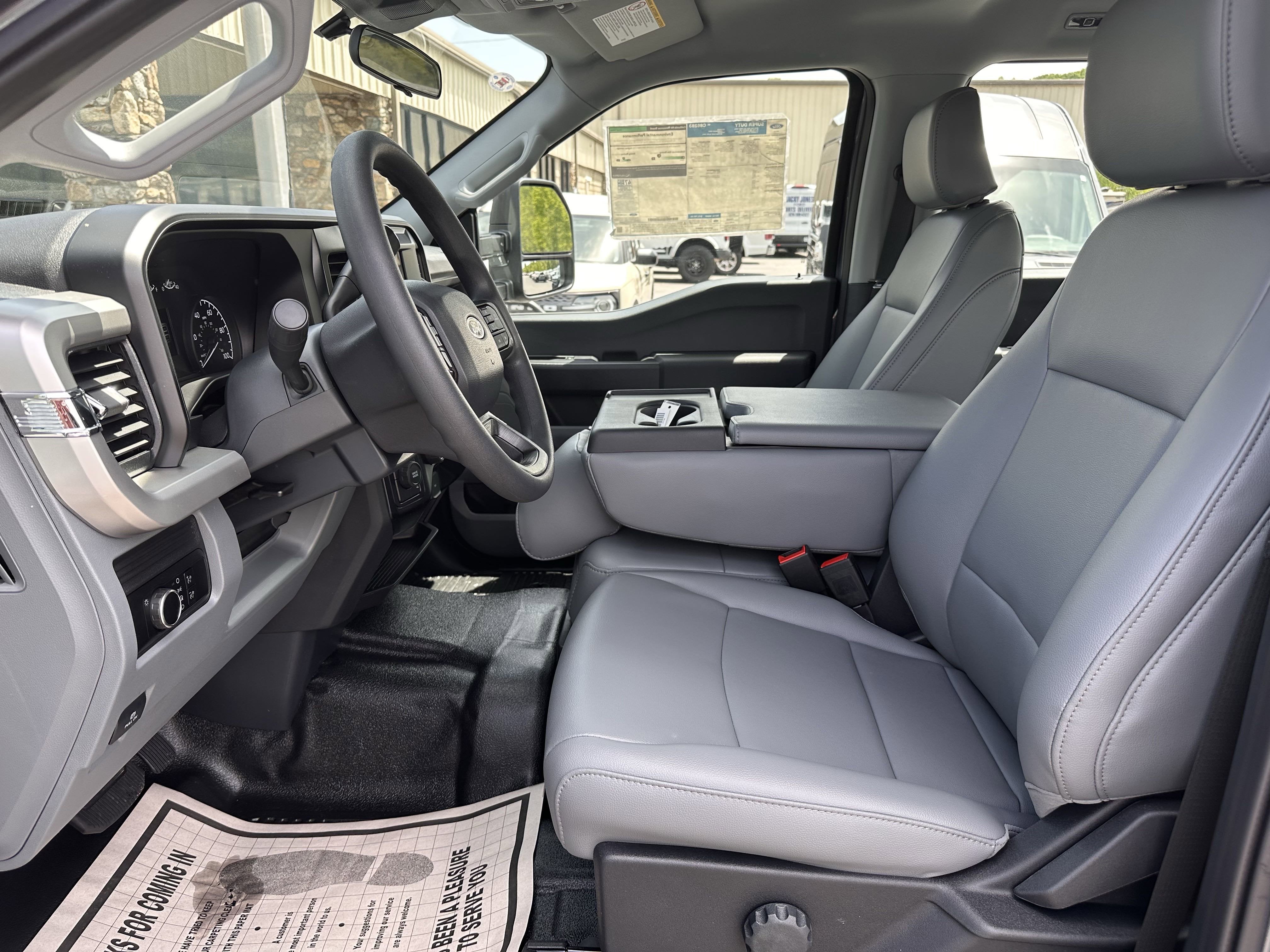 2025 Ford Super Duty F-350 DRW XL