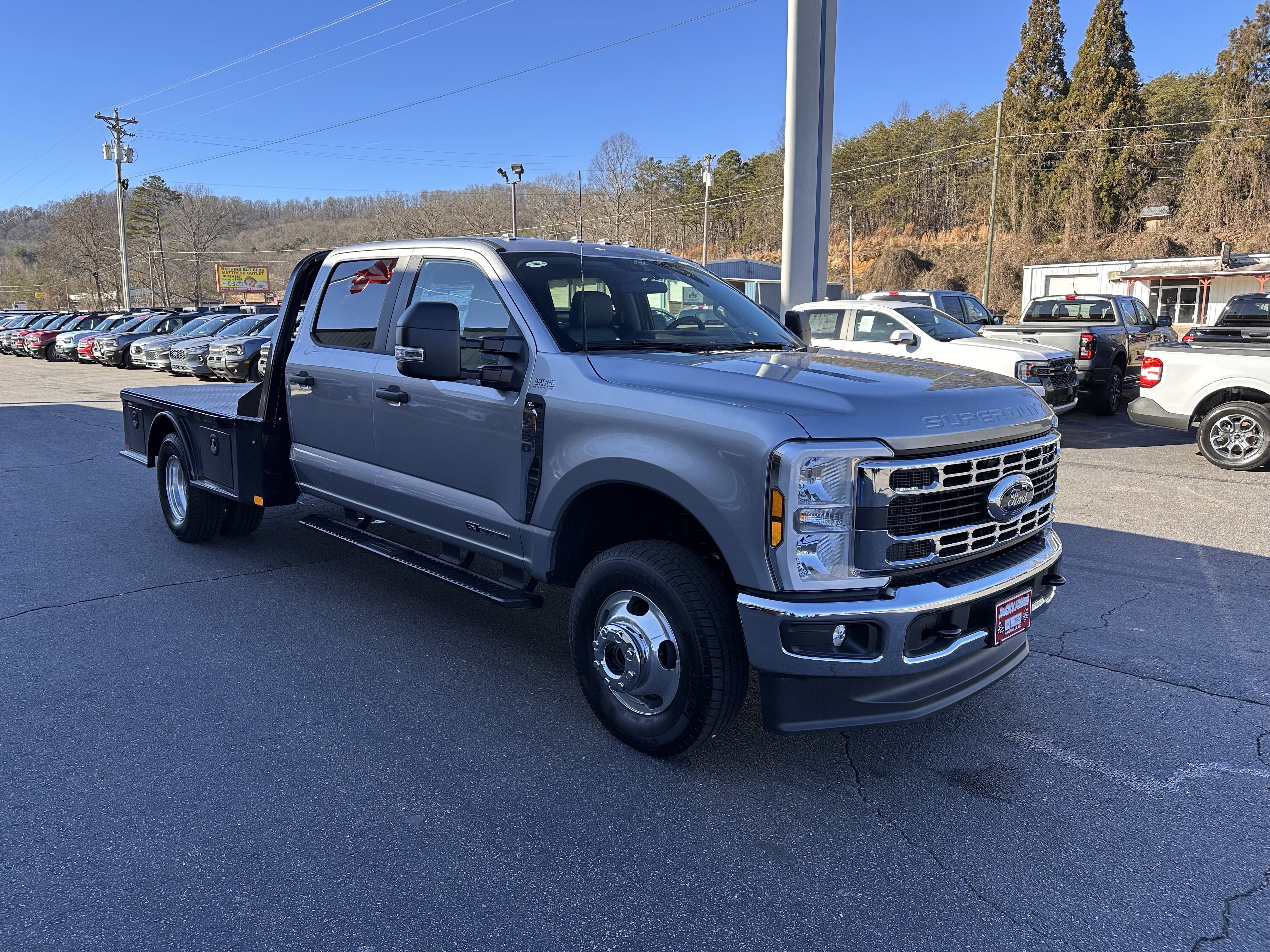 2026 Ford Super Duty F-350 DRW XL