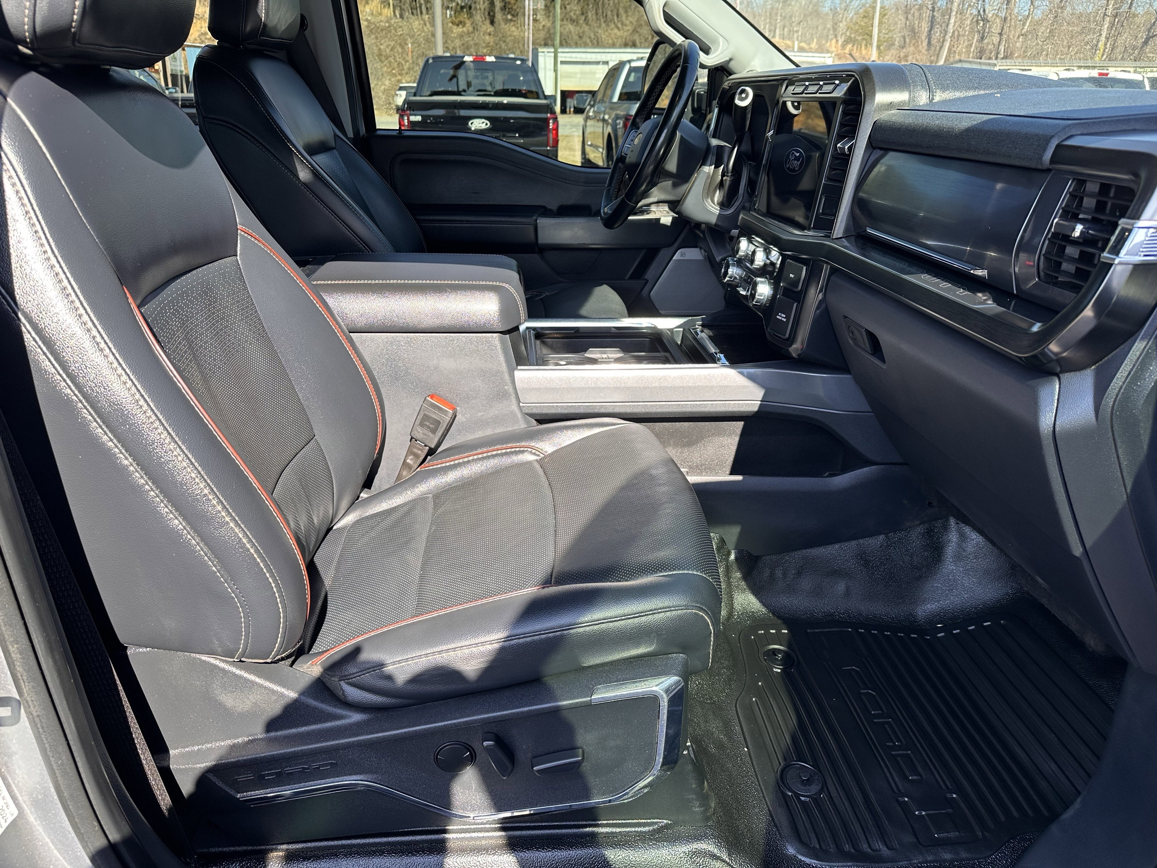 2024 Ford Super Duty F-350 DRW LARIAT