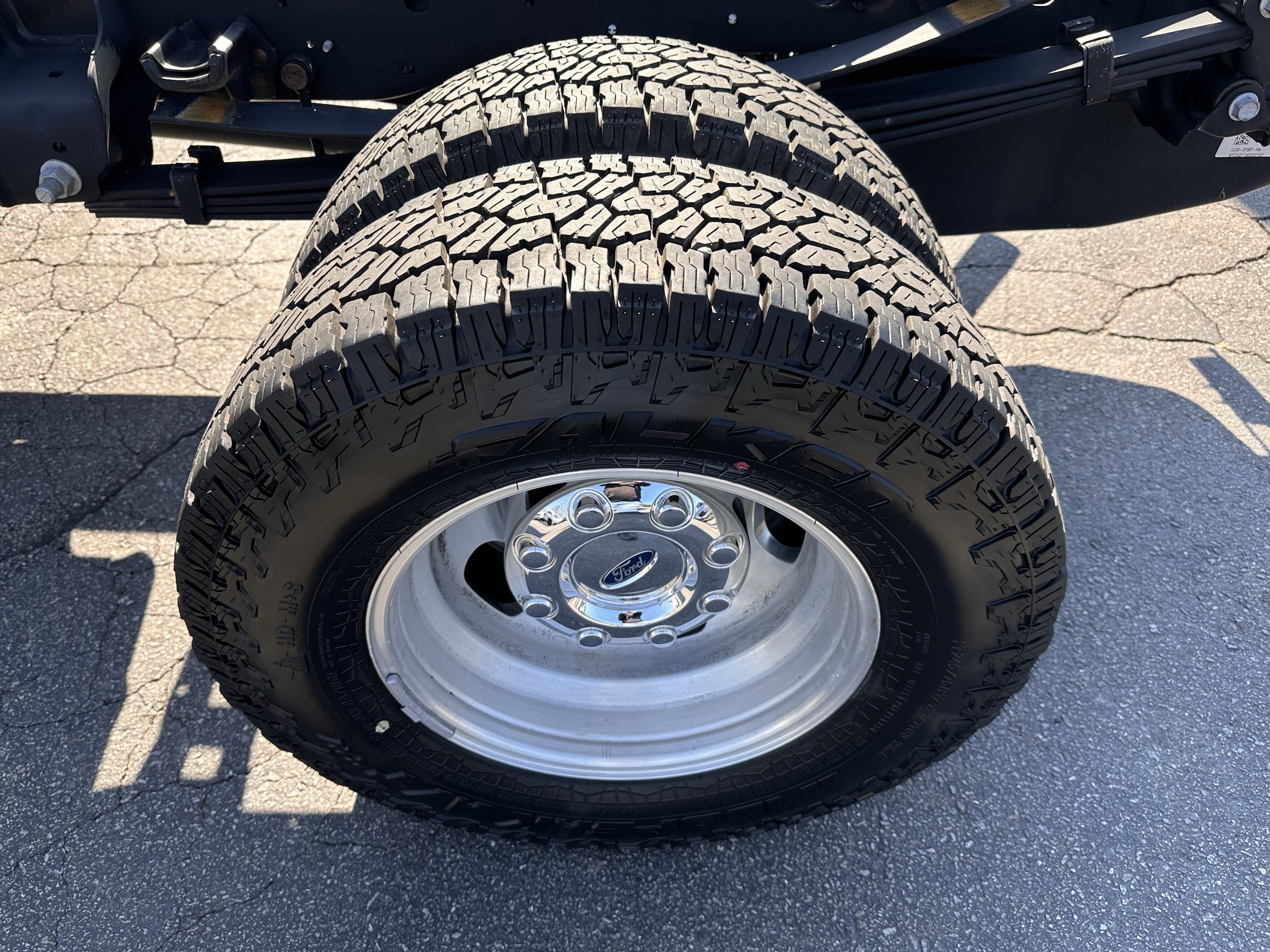 2024 Ford Super Duty F-350 DRW LARIAT