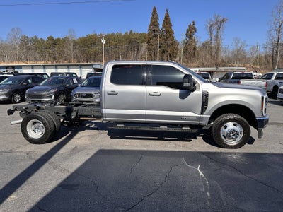 2024 Ford Super Duty F-350 DRW LARIAT