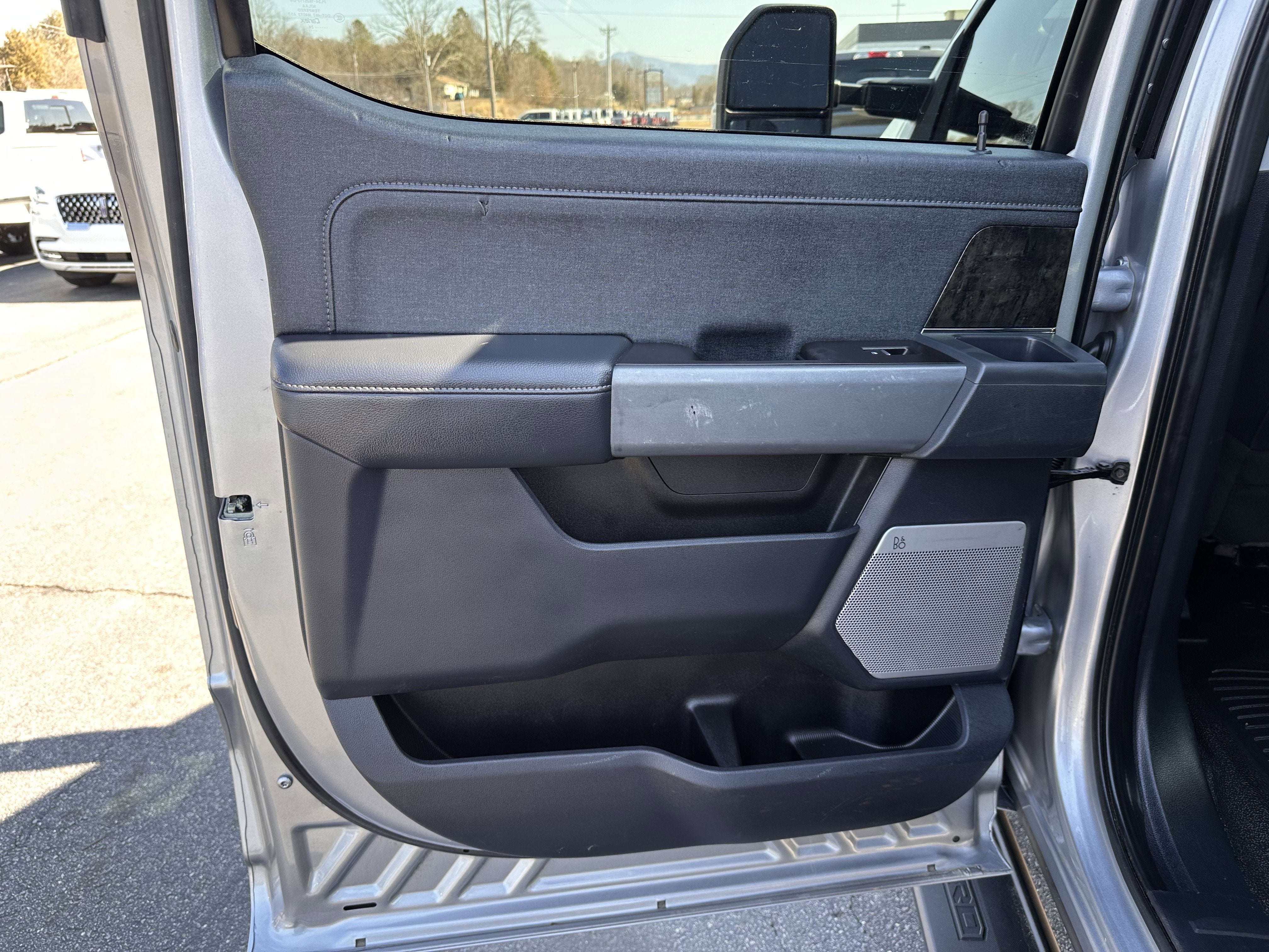 2024 Ford Super Duty F-350 DRW LARIAT