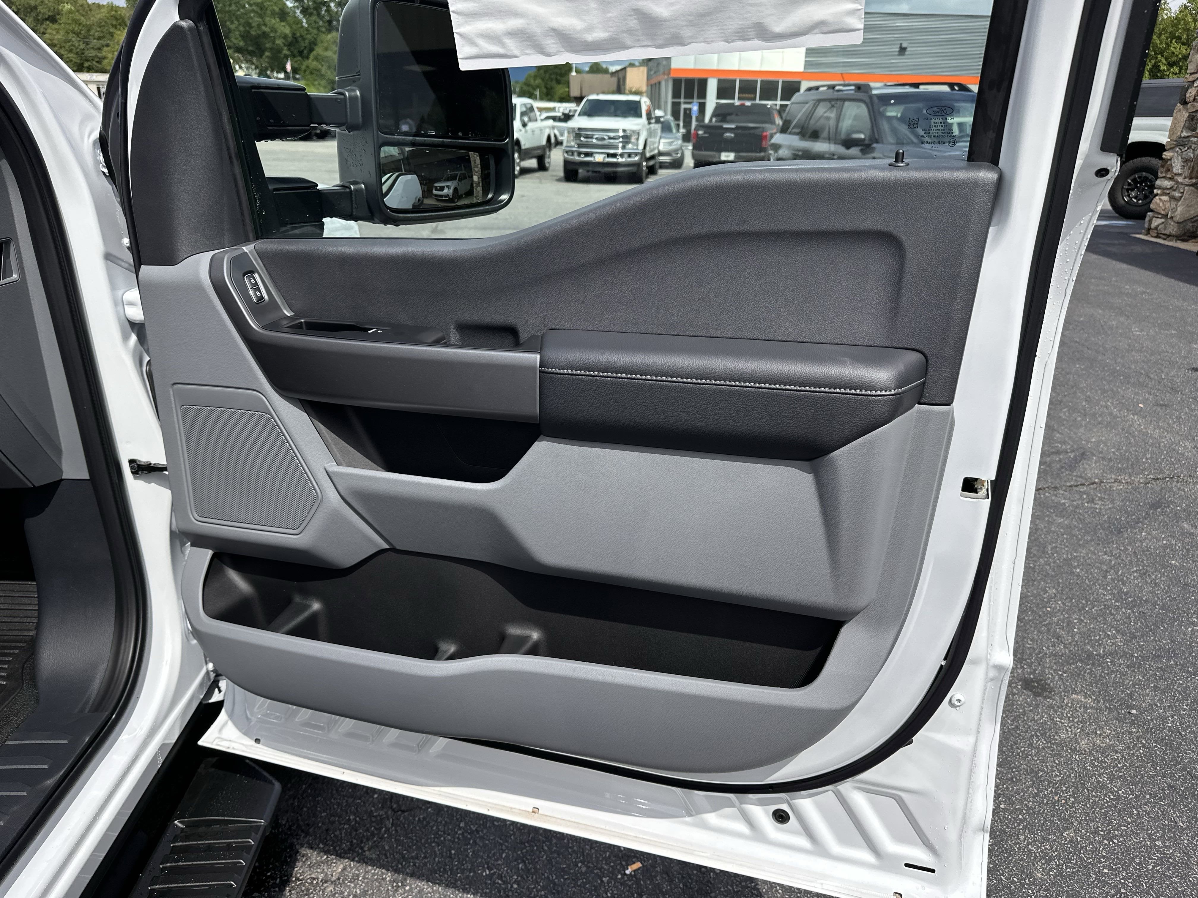 2025 Ford Super Duty F-350 DRW XLT