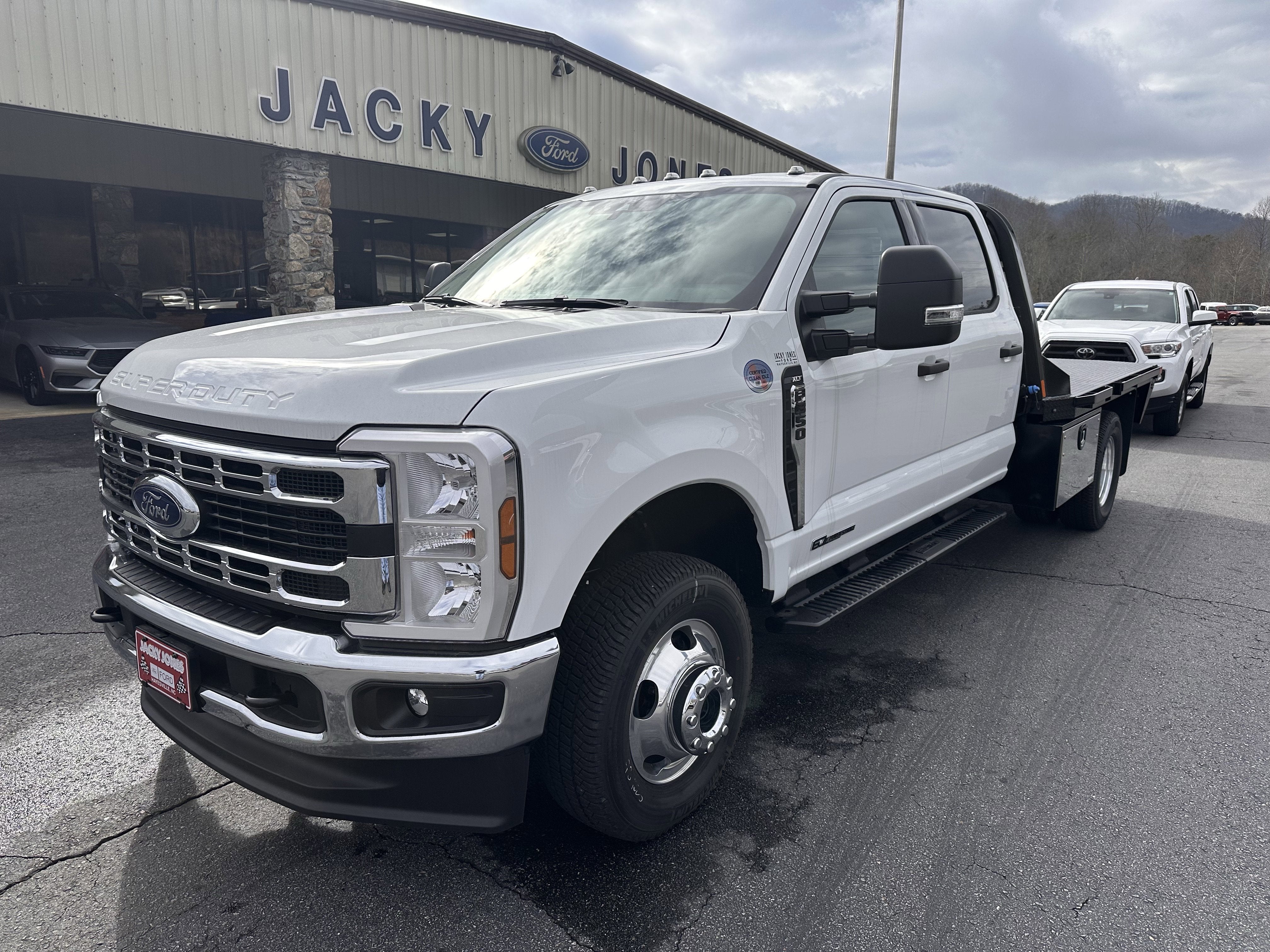 2025 Ford Super Duty F-350 DRW XLT