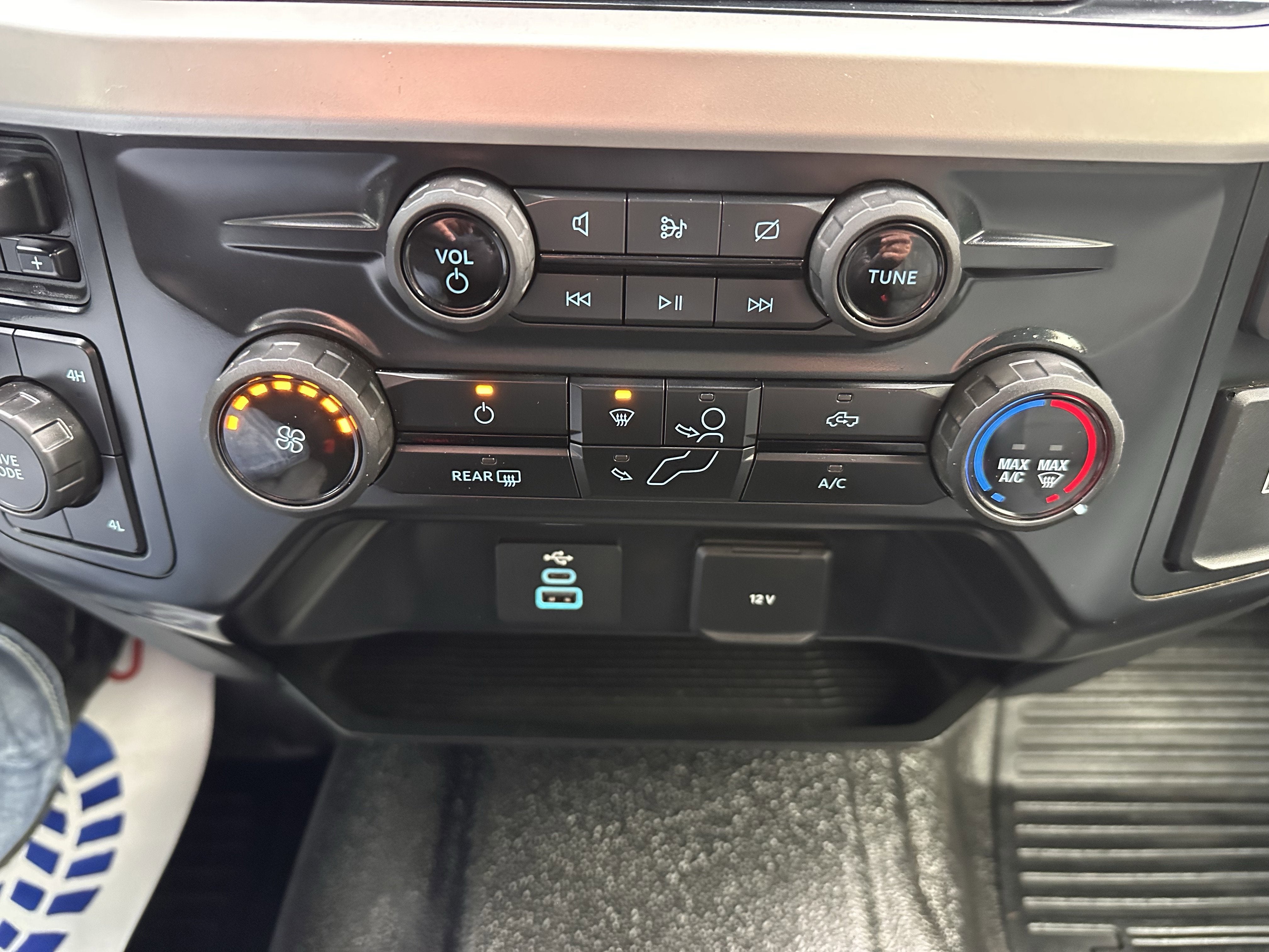 2023 Ford Super Duty F-350 DRW XL