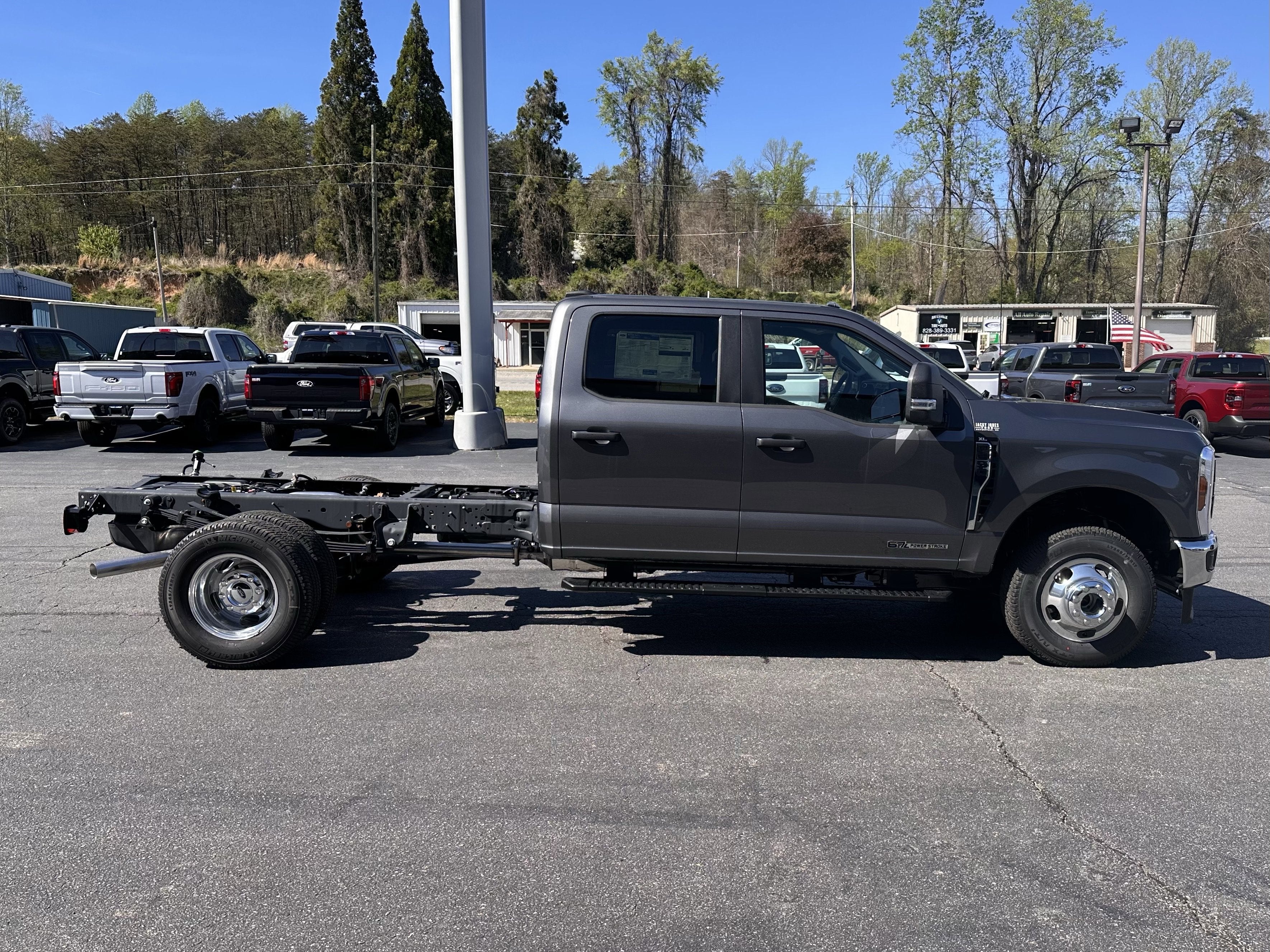 2026 Ford Super Duty F-350 DRW XL