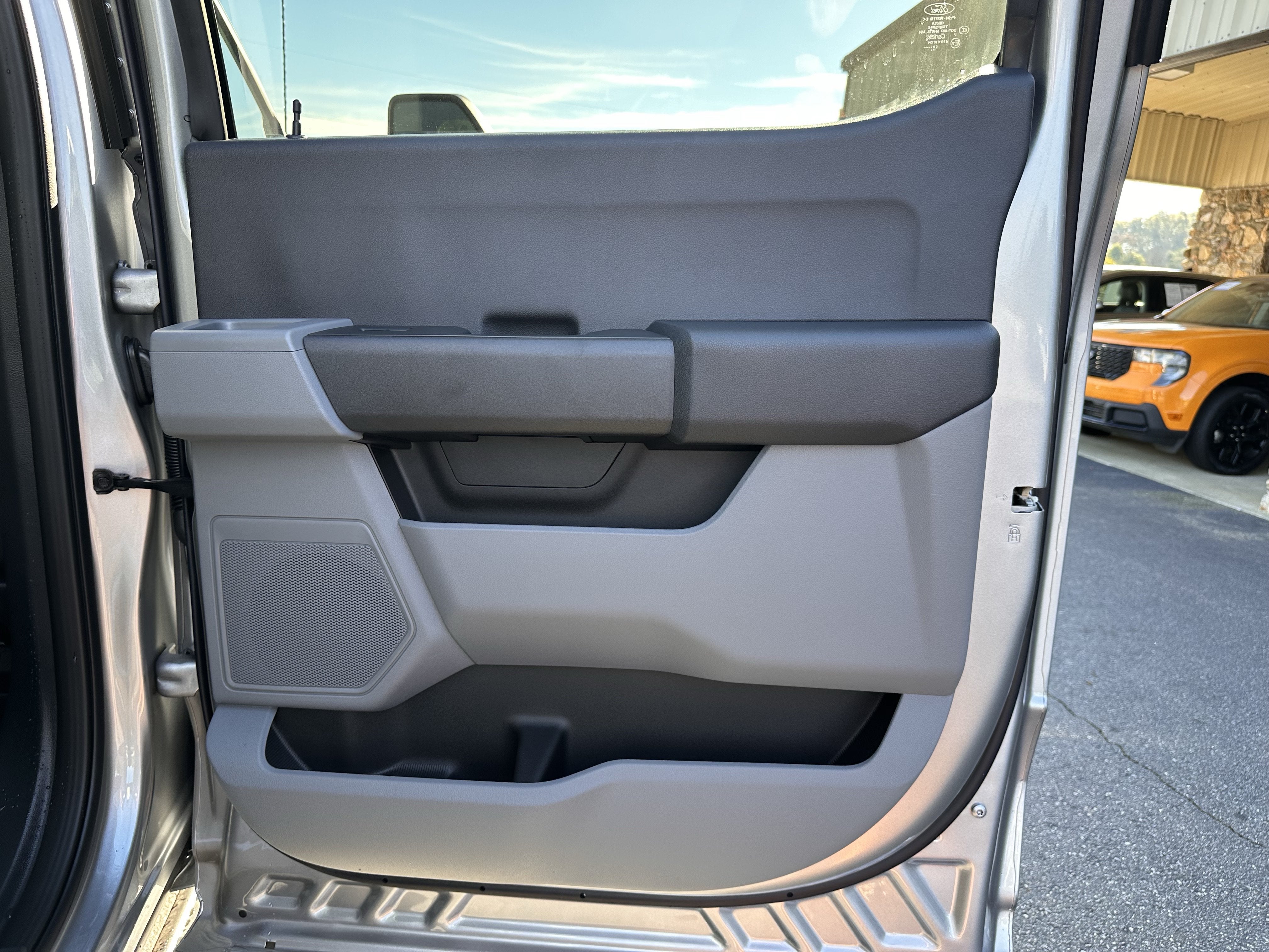 2027 Ford Super Duty F-350 DRW XL