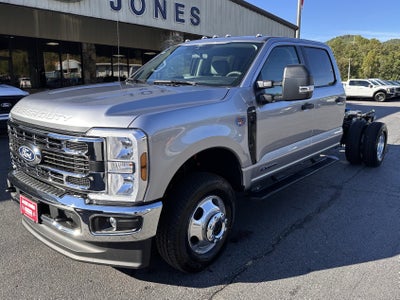 2027 Ford Super Duty F-350 DRW XL