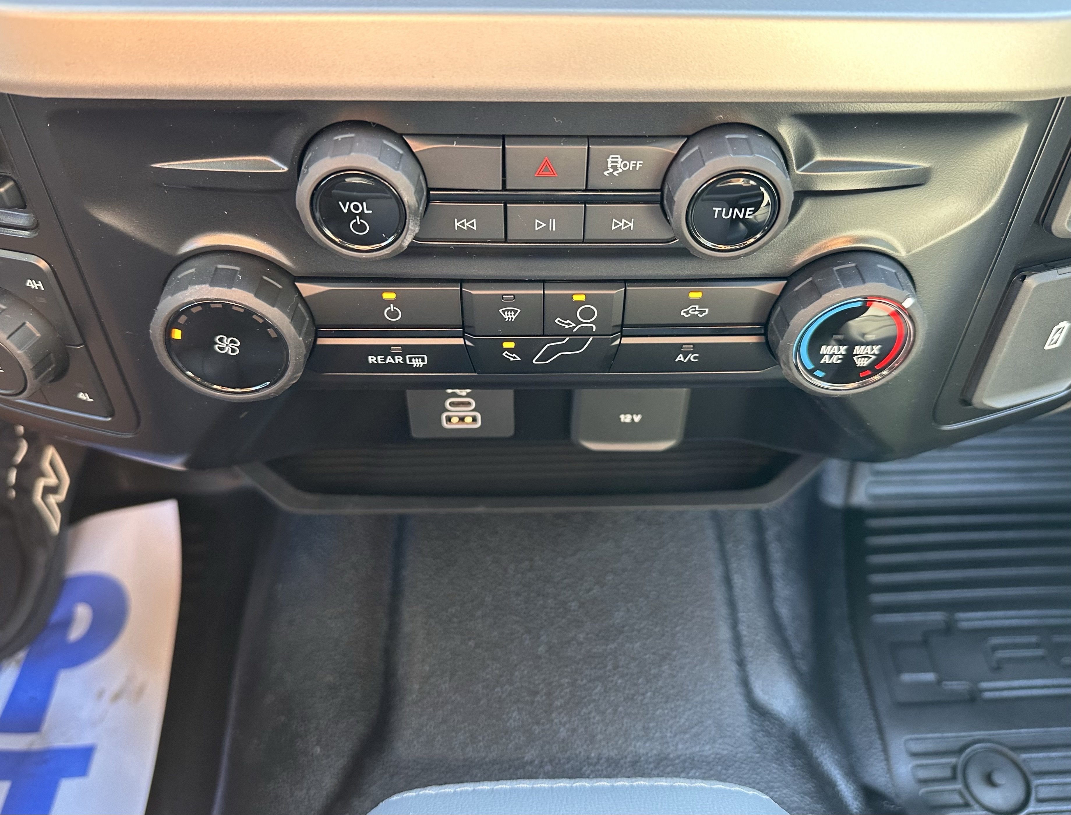 2027 Ford Super Duty F-350 DRW XL