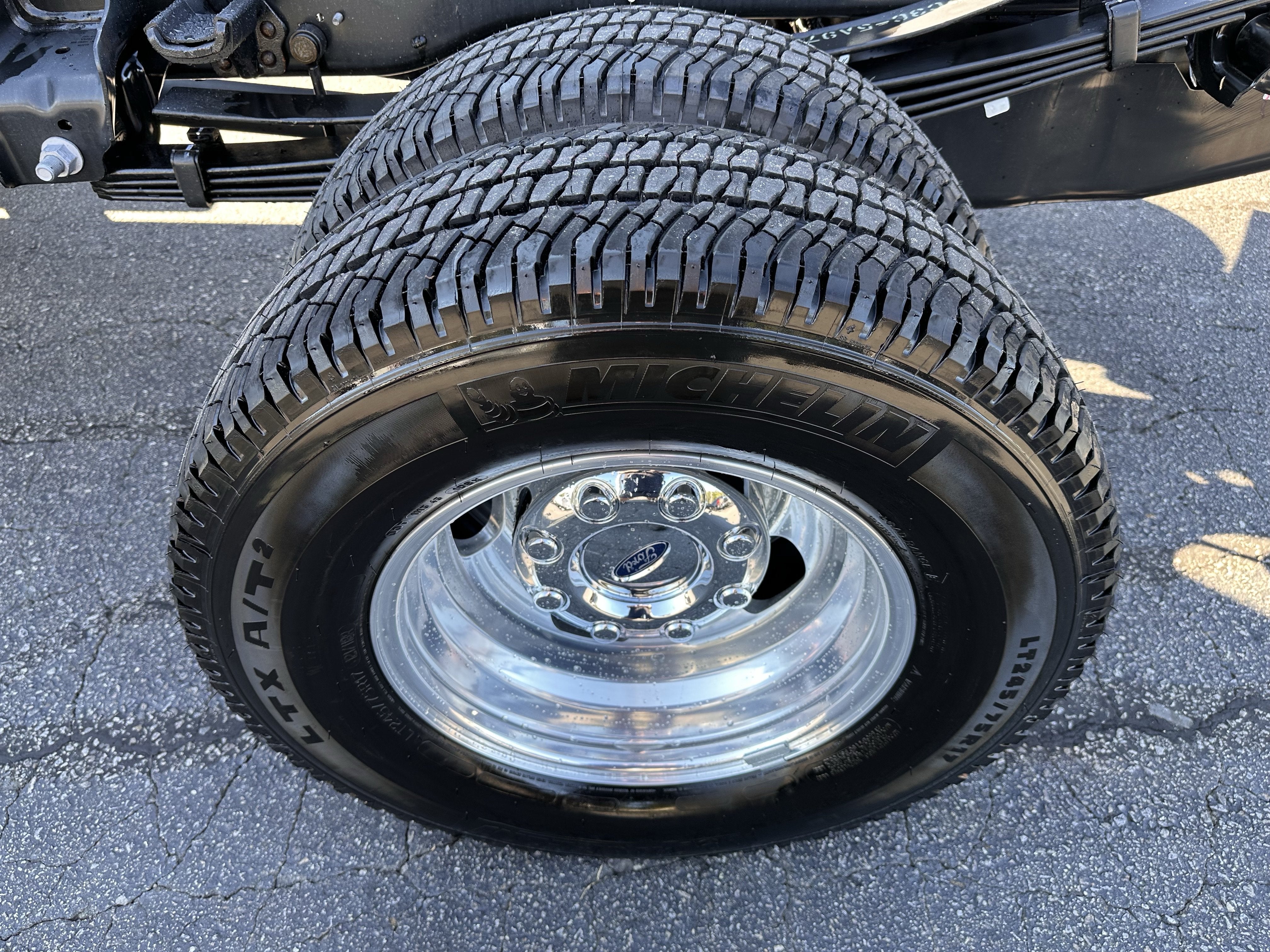 2027 Ford Super Duty F-350 DRW XL