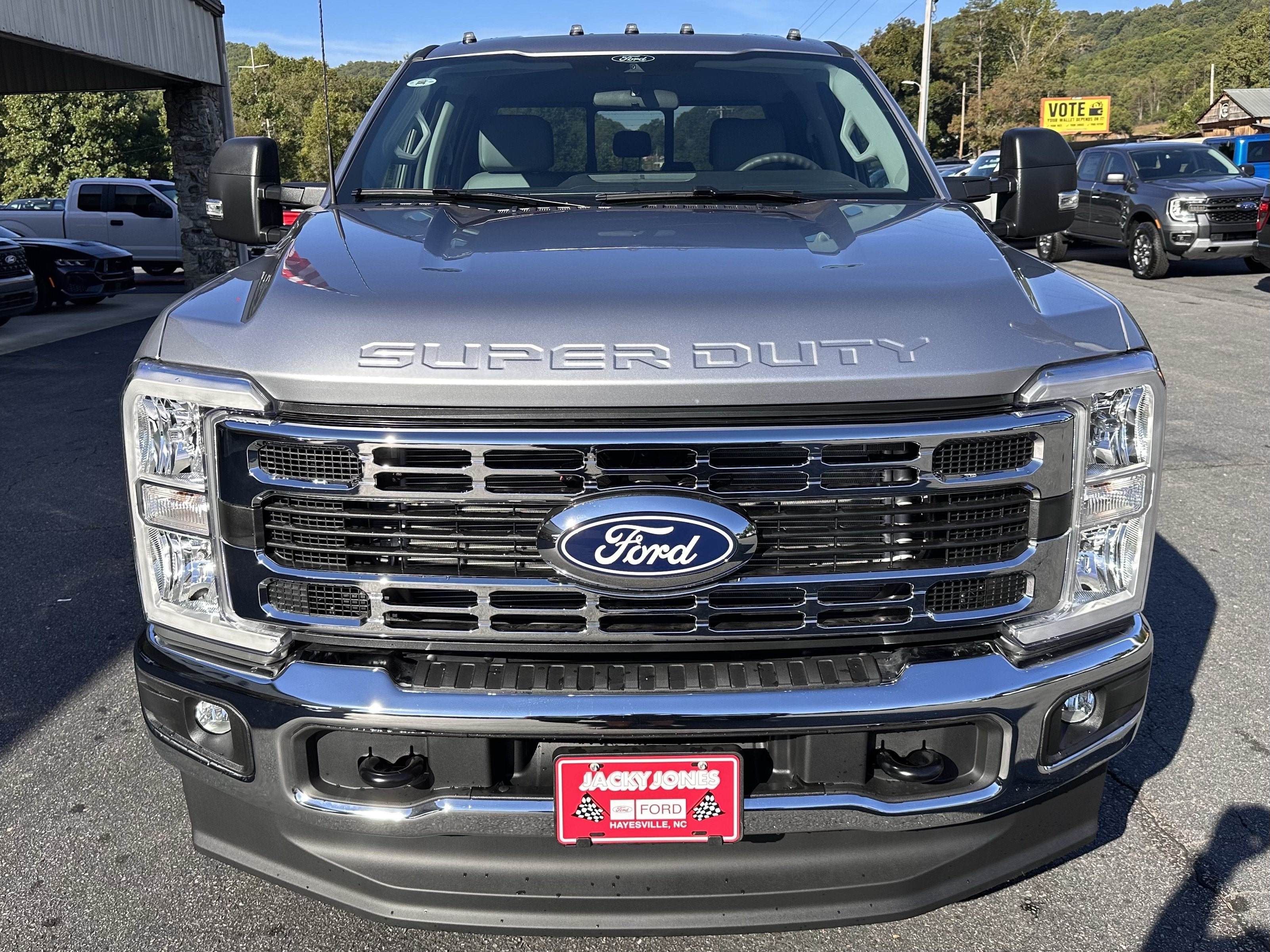 2027 Ford Super Duty F-350 DRW XL