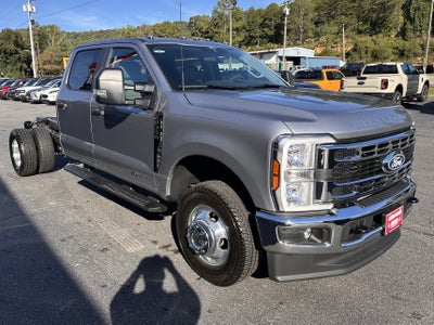 2027 Ford Super Duty F-350 DRW XL