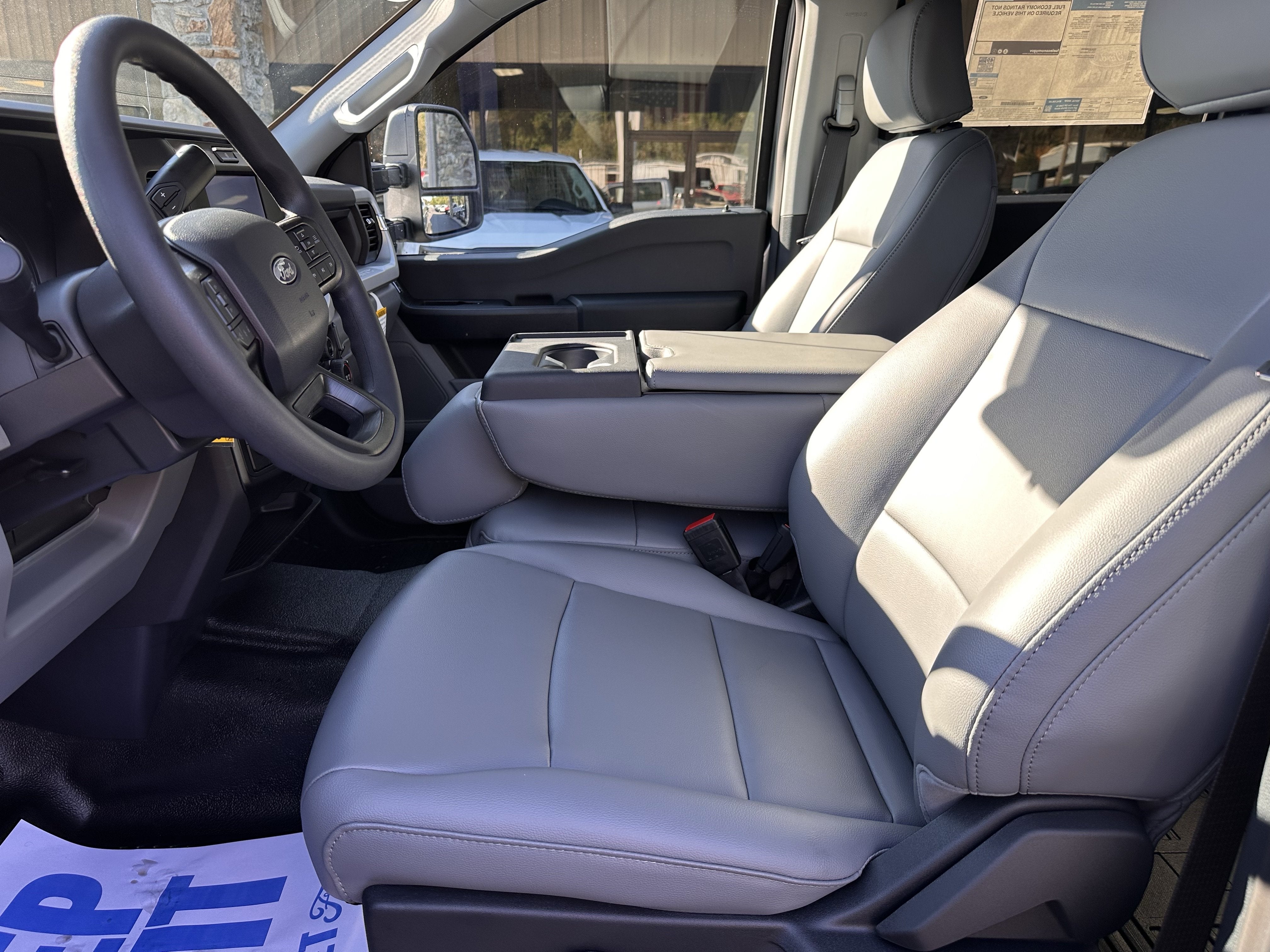 2027 Ford Super Duty F-350 DRW XL