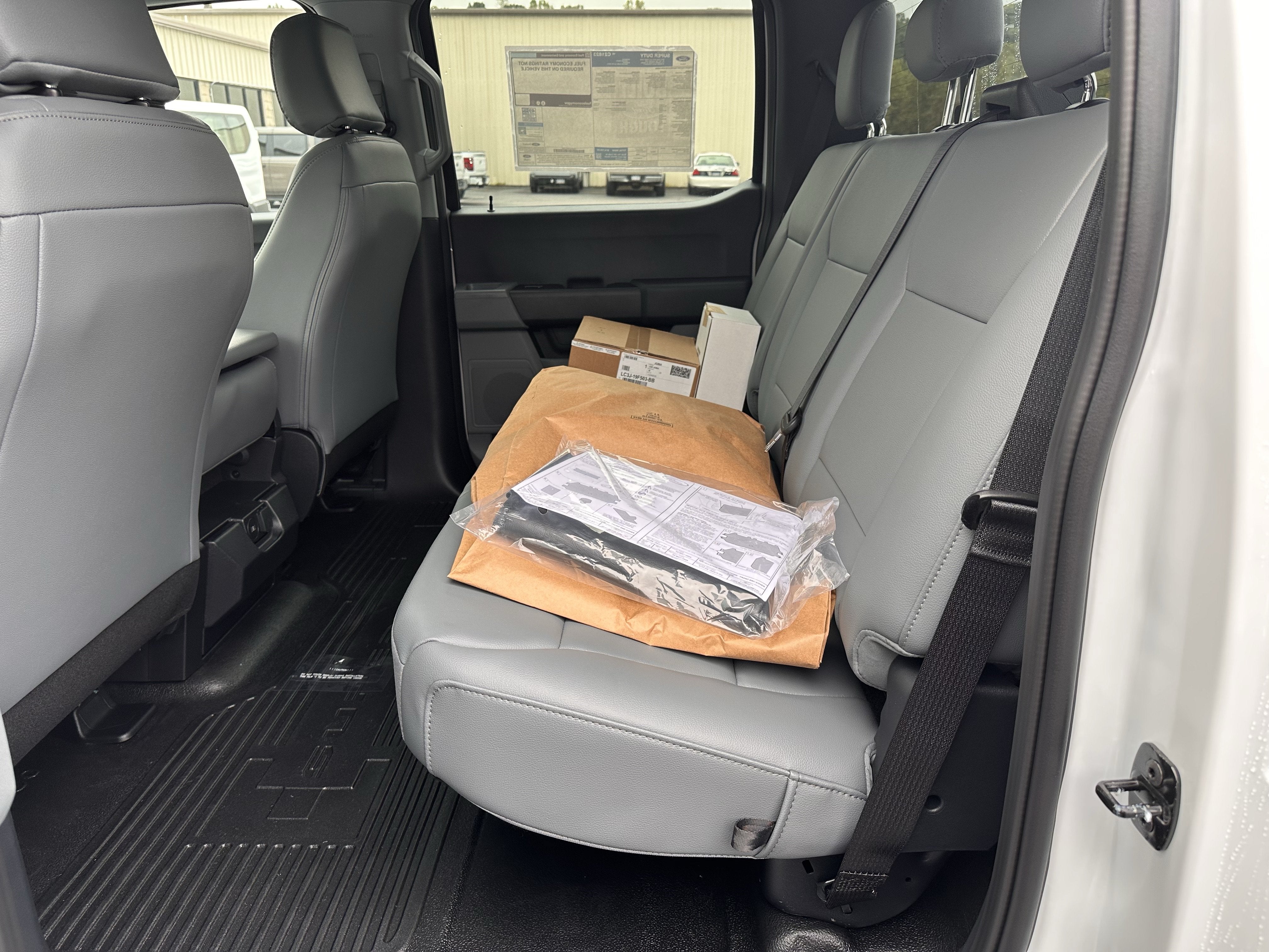 2027 Ford Super Duty F-350 DRW XL