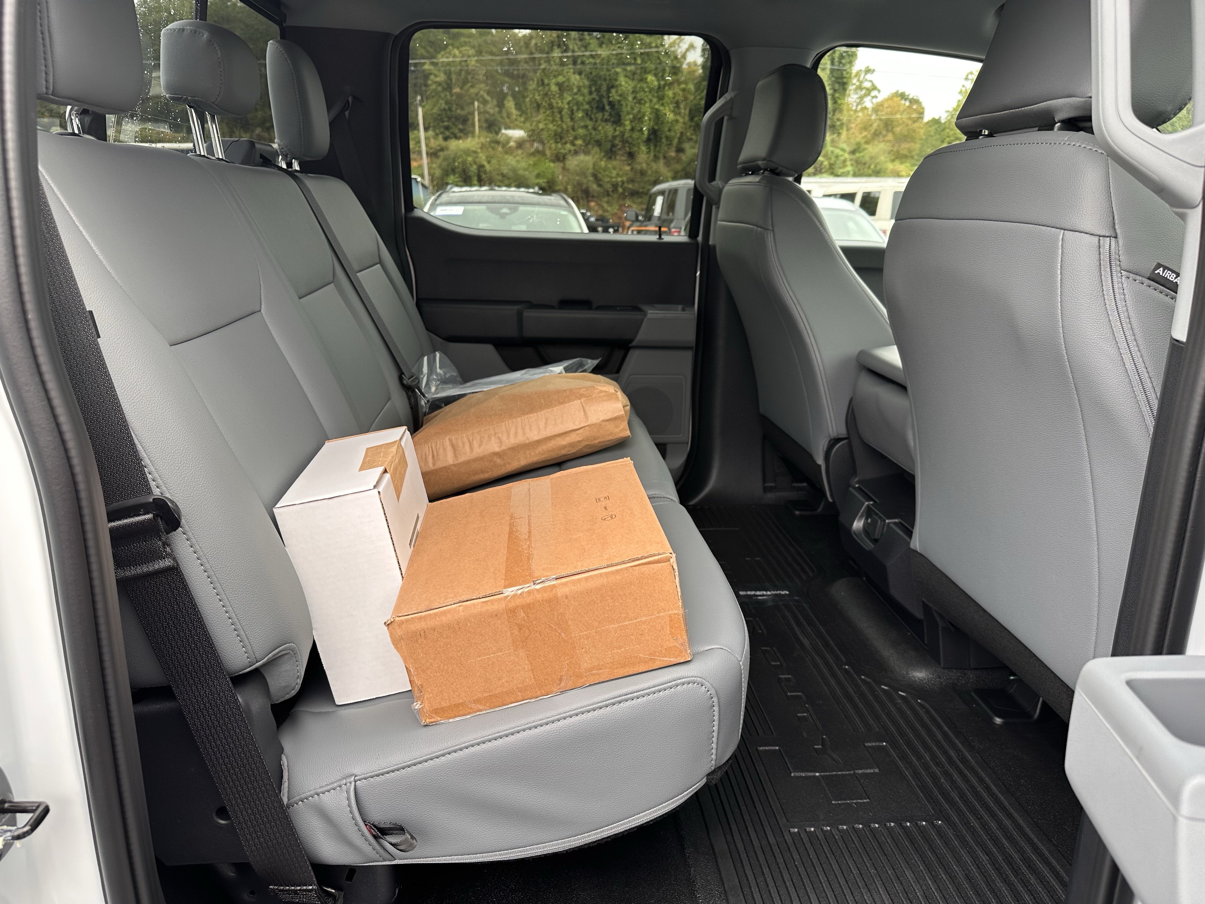2027 Ford Super Duty F-350 DRW XL