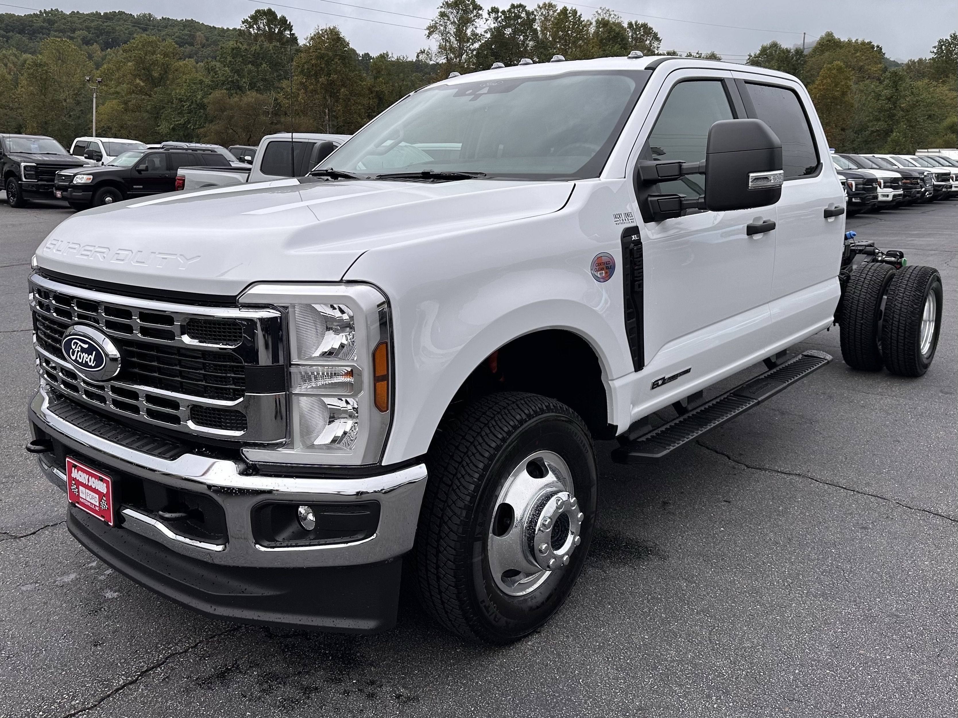 2027 Ford Super Duty F-350 DRW XL