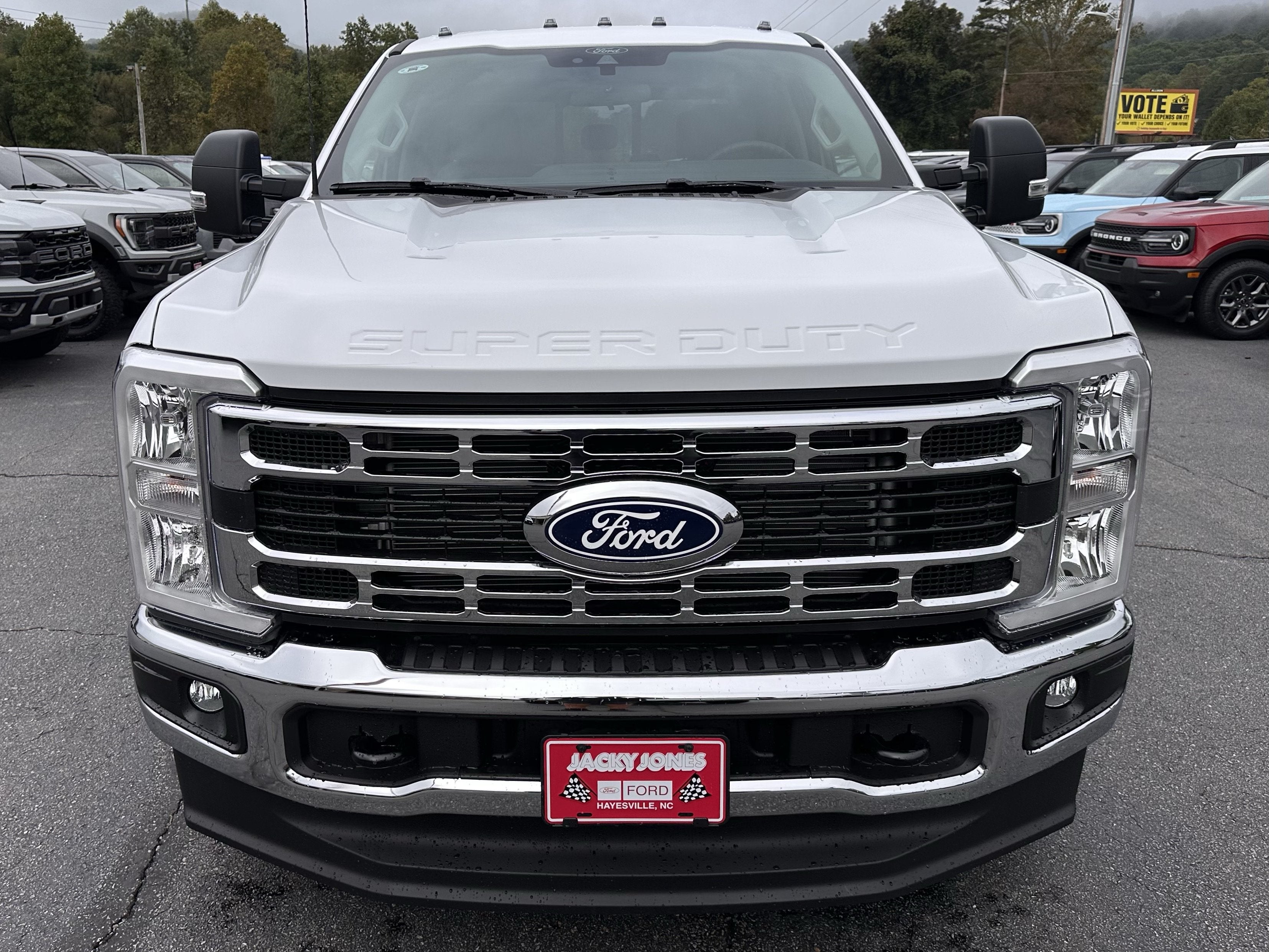 2027 Ford Super Duty F-350 DRW XL