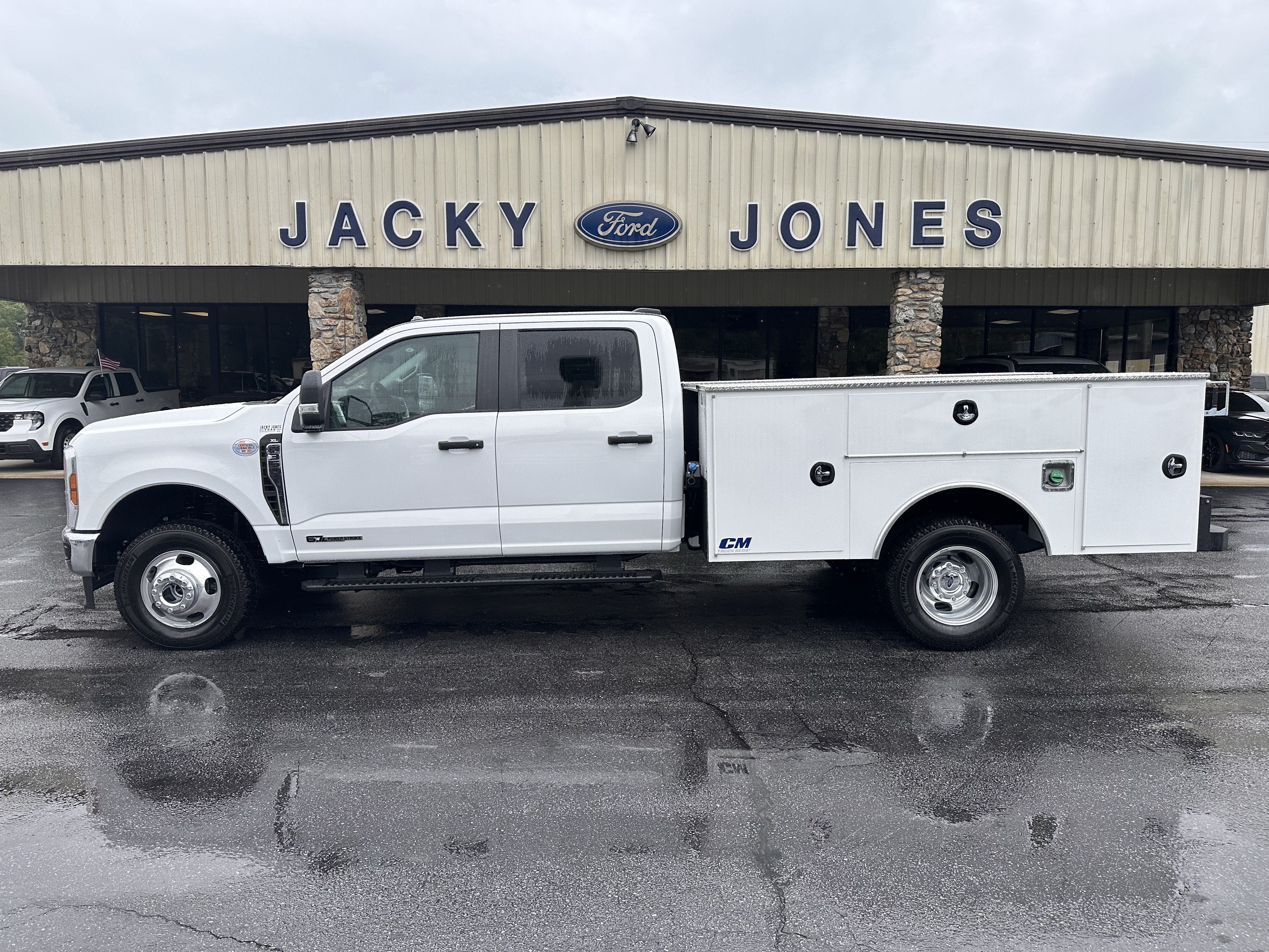 2026 Ford Super Duty F-350 DRW XL Service Body