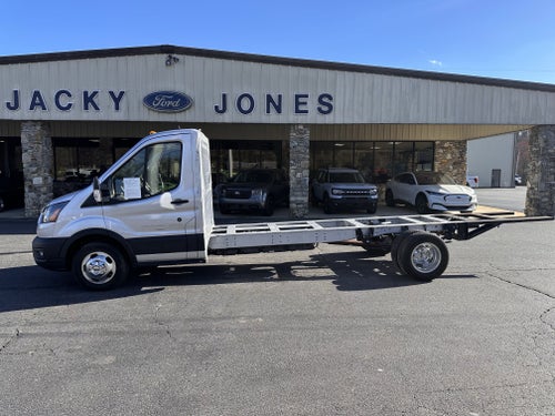 2022 Ford Transit LR Cutaway Base