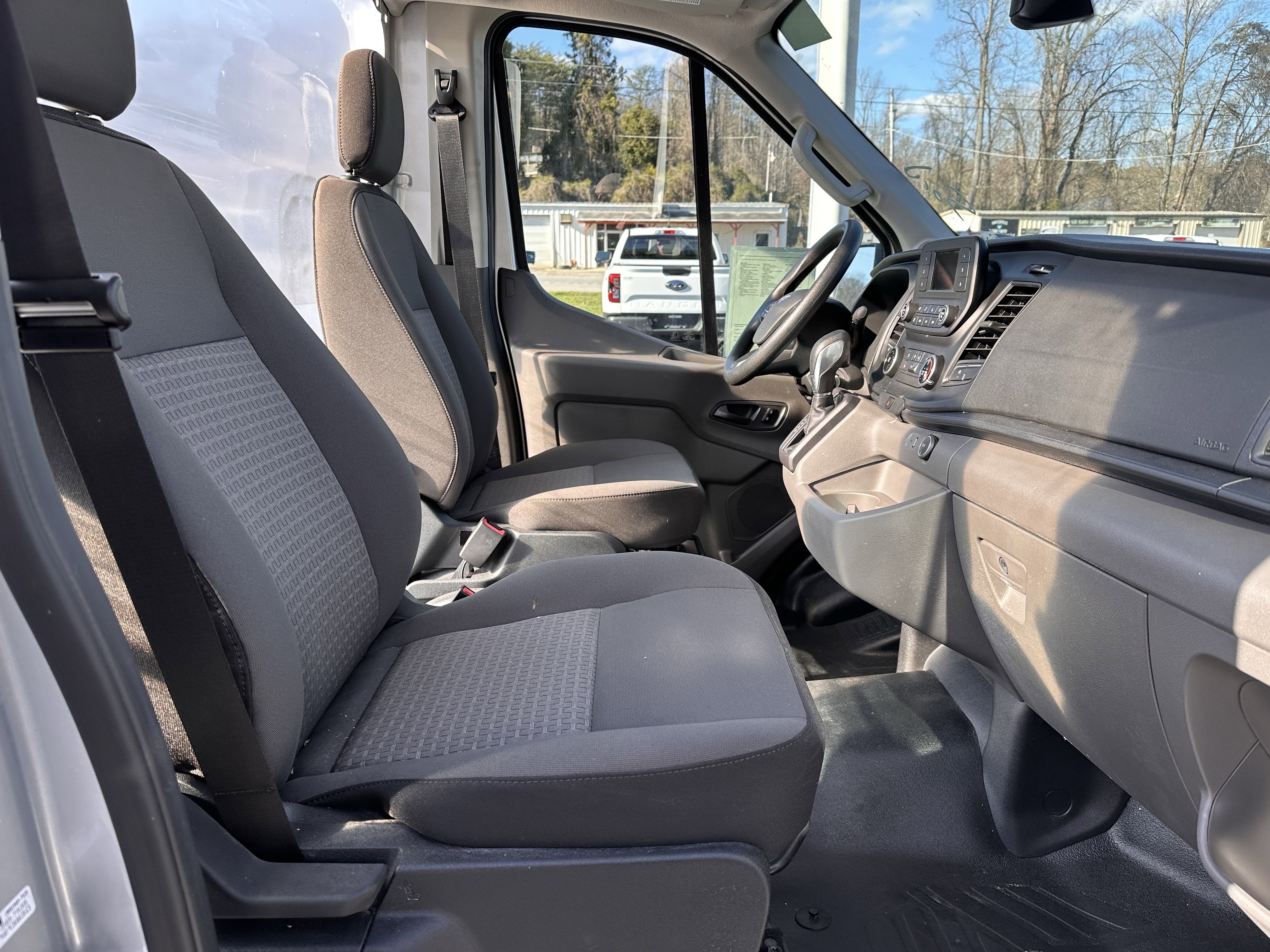 2022 Ford Transit LR Cutaway Base