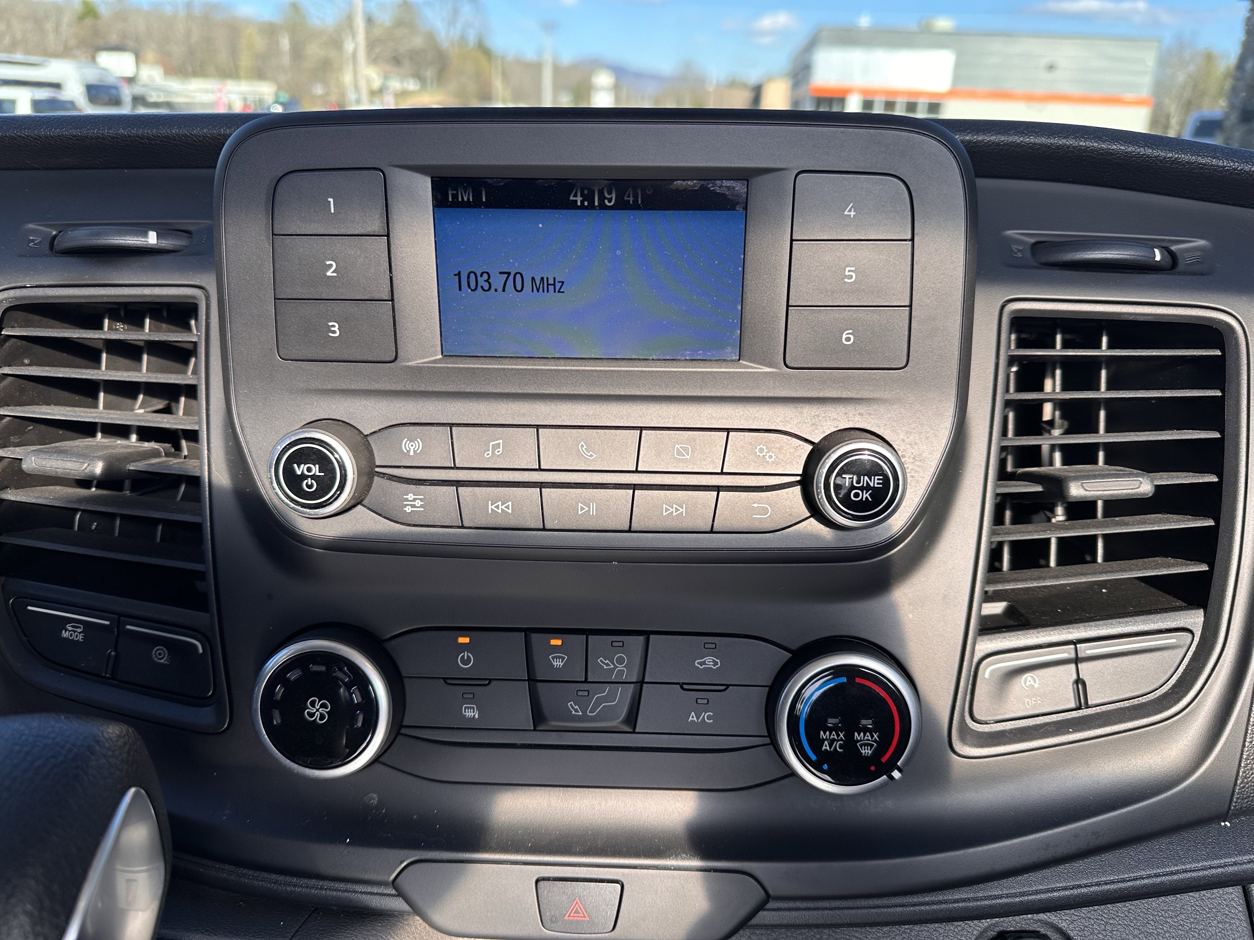 2022 Ford Transit LR Cutaway Base