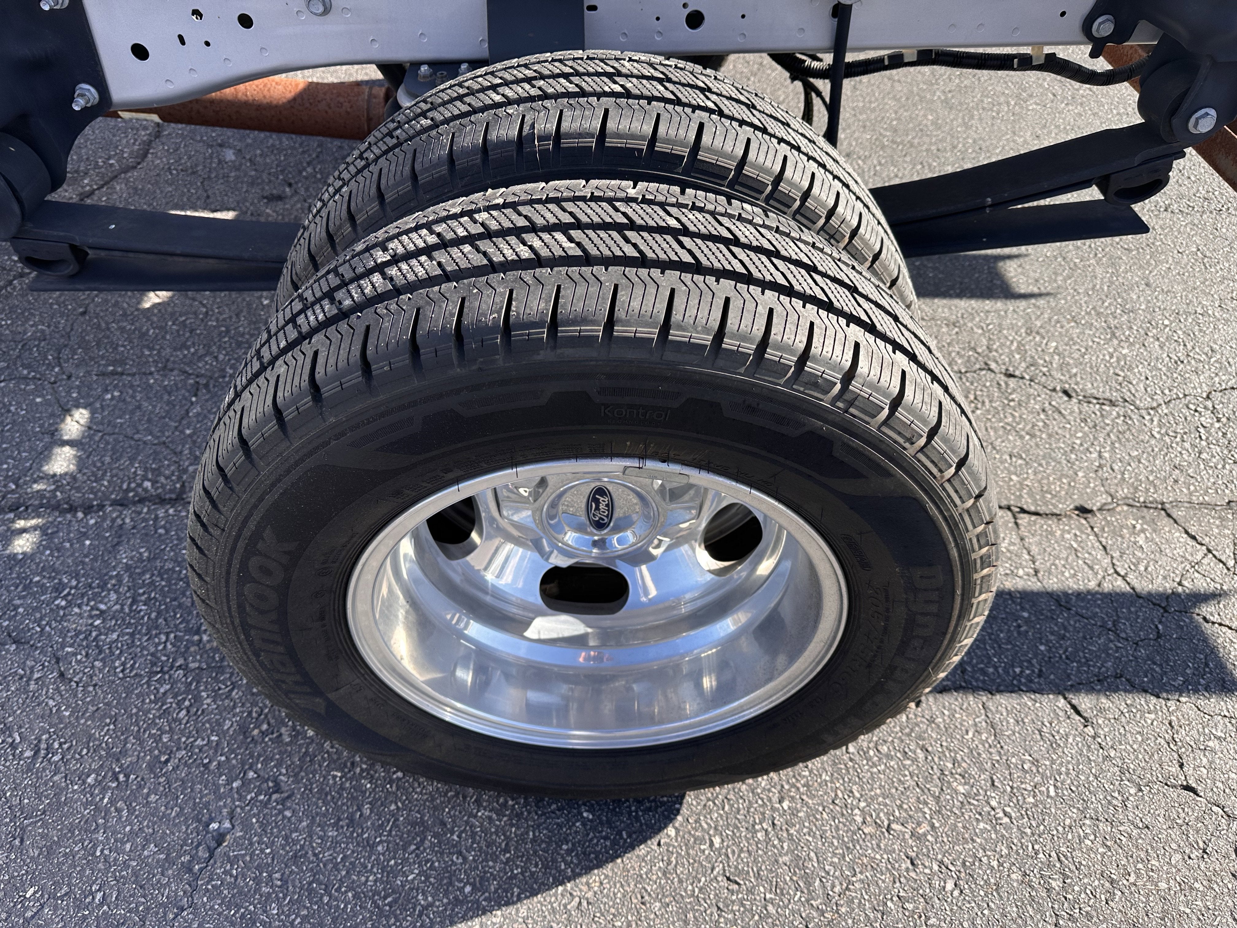 2022 Ford Transit LR Cutaway Base