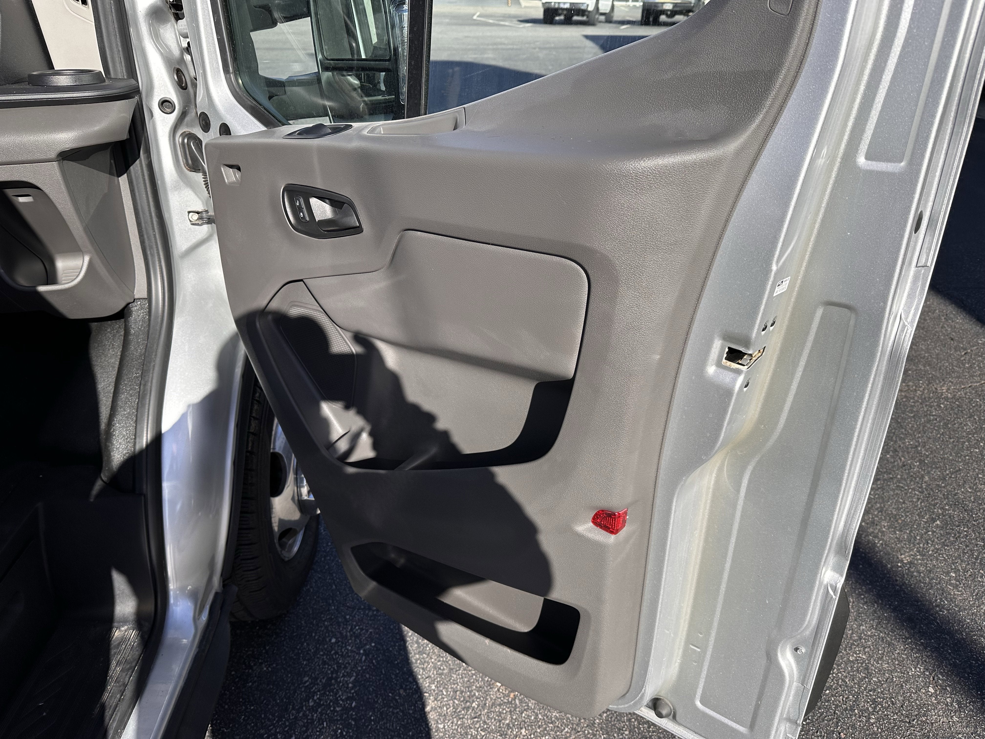 2022 Ford Transit LR Cutaway Base