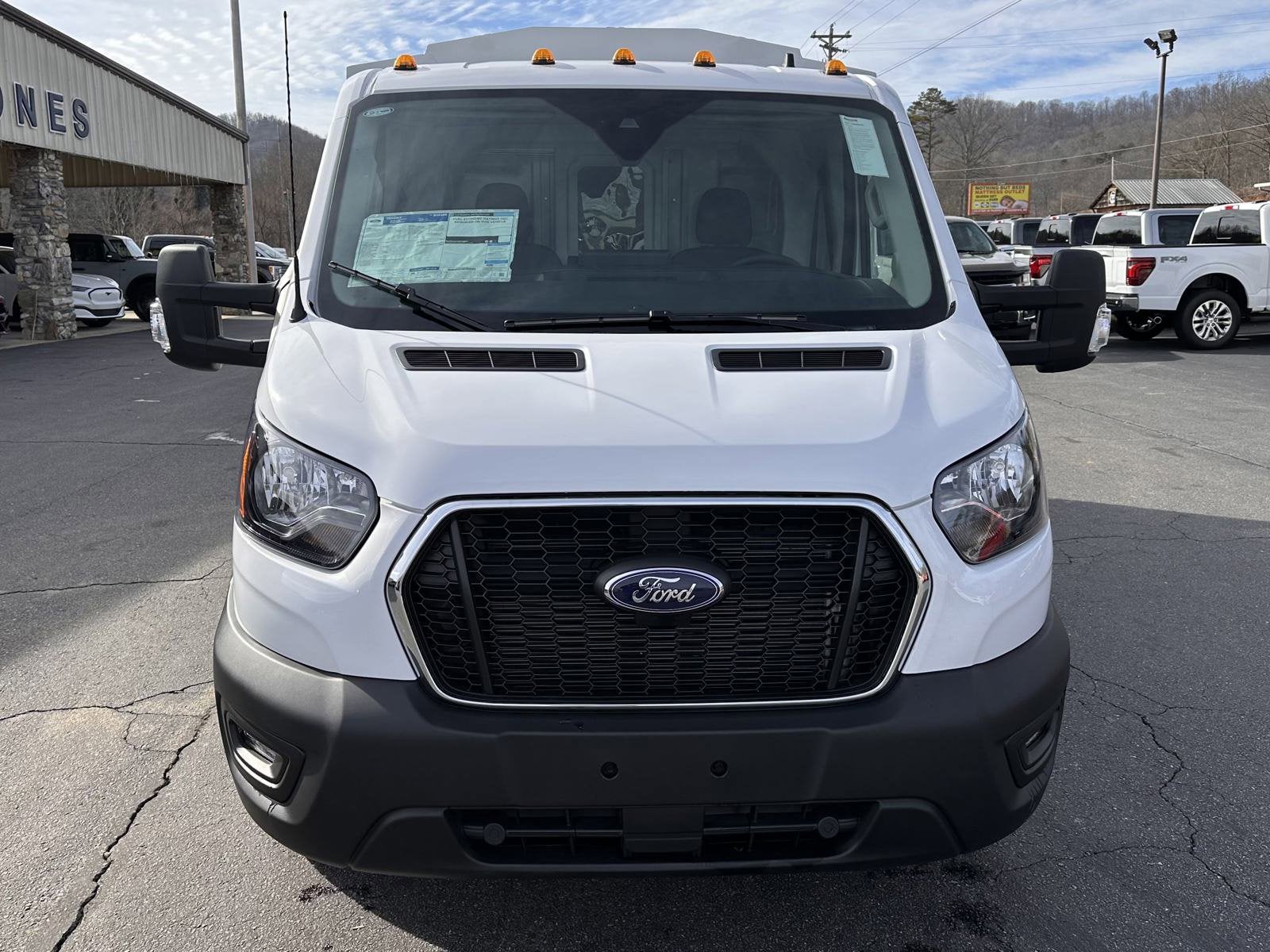 2024 Ford Transit LR KUV Body XLT