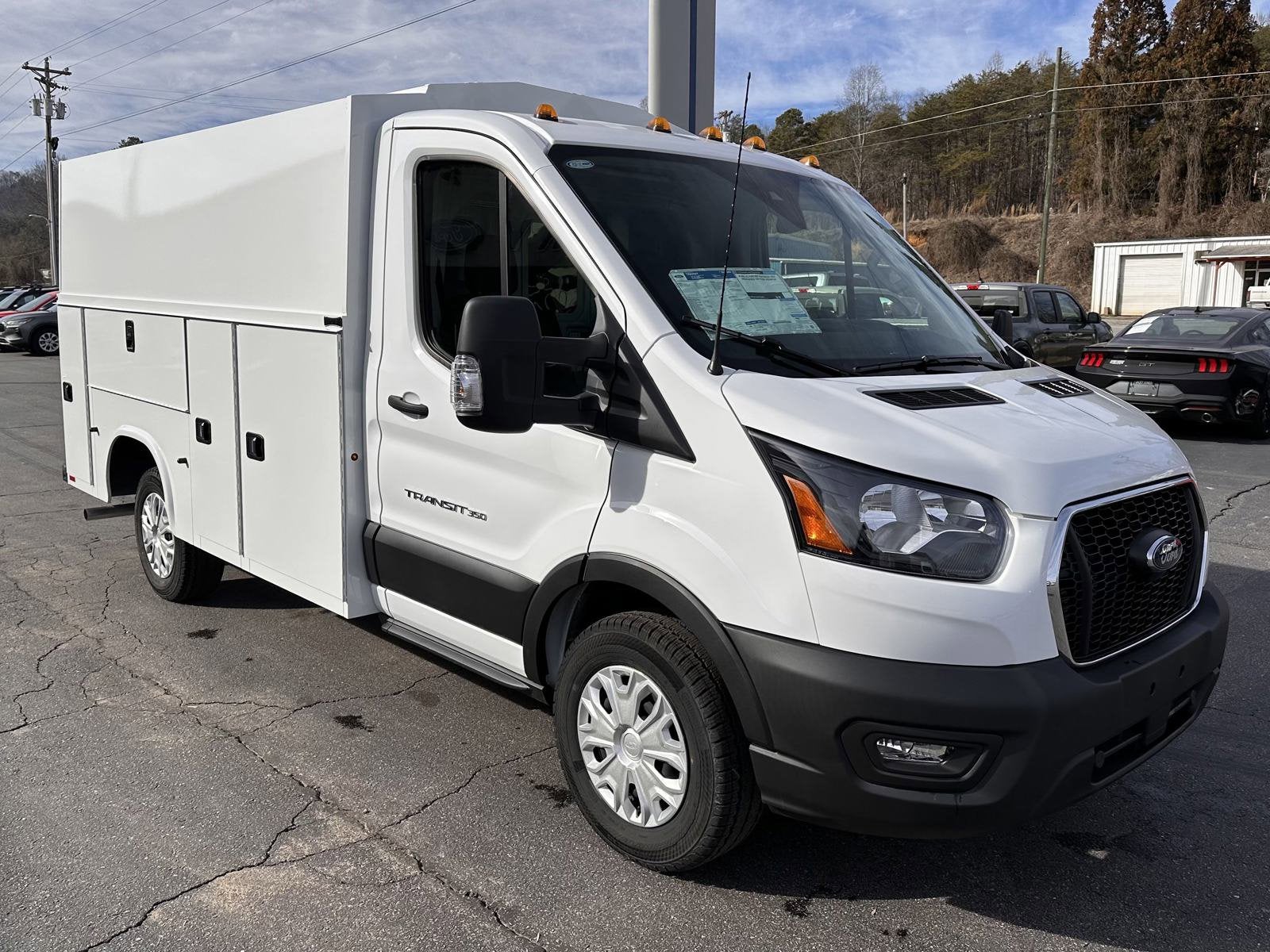 2024 Ford Transit LR KUV Body XLT