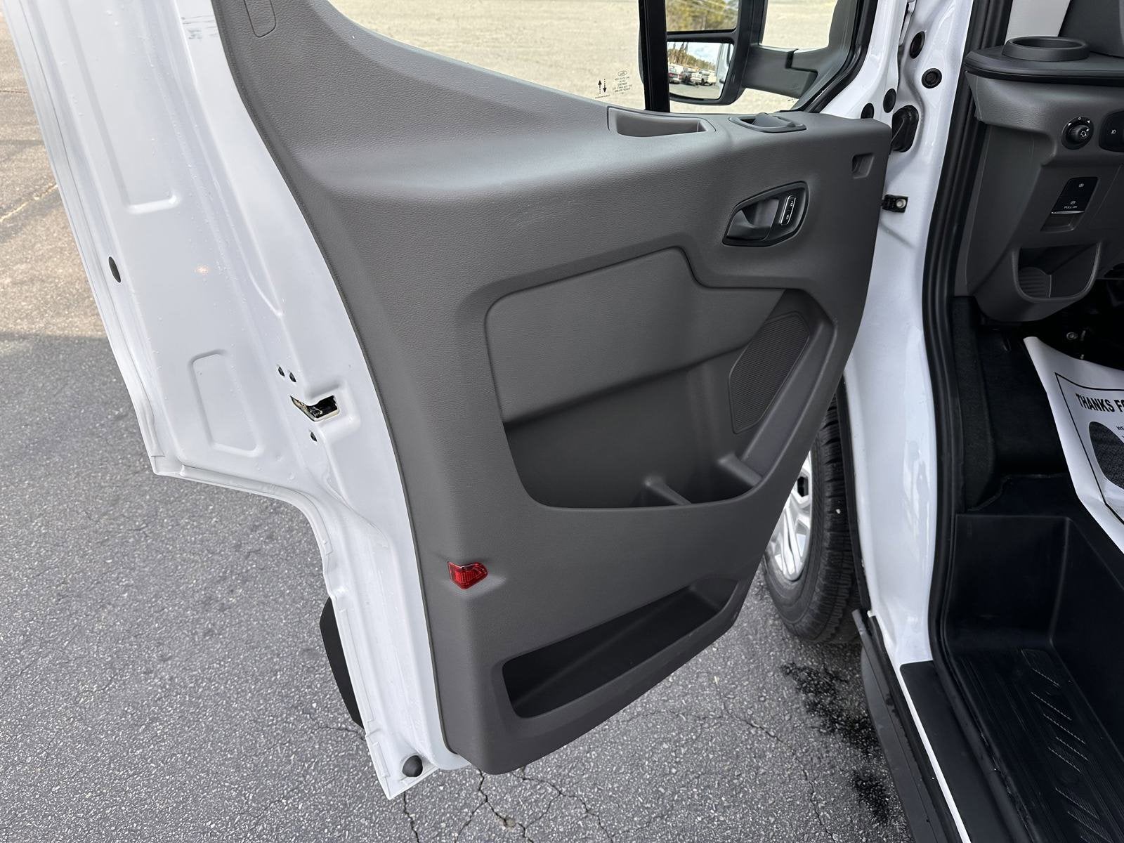 2024 Ford Transit LR KUV Body XLT