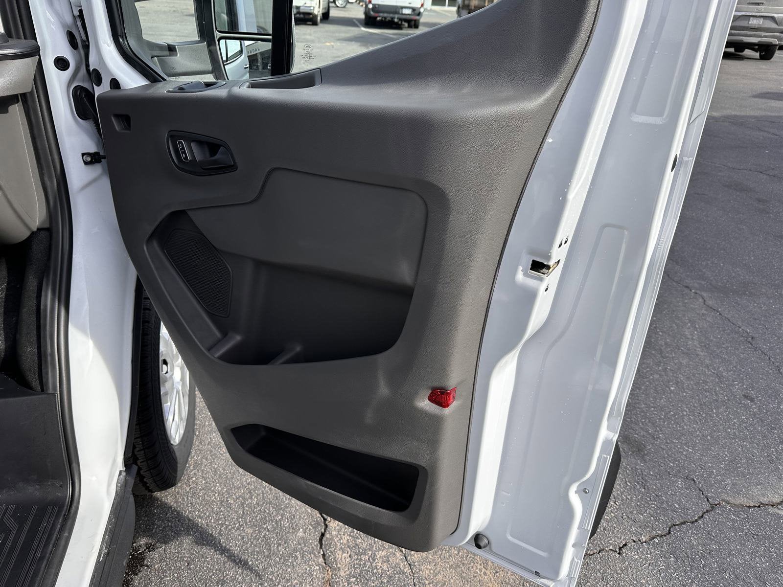 2024 Ford Transit LR KUV Body XLT