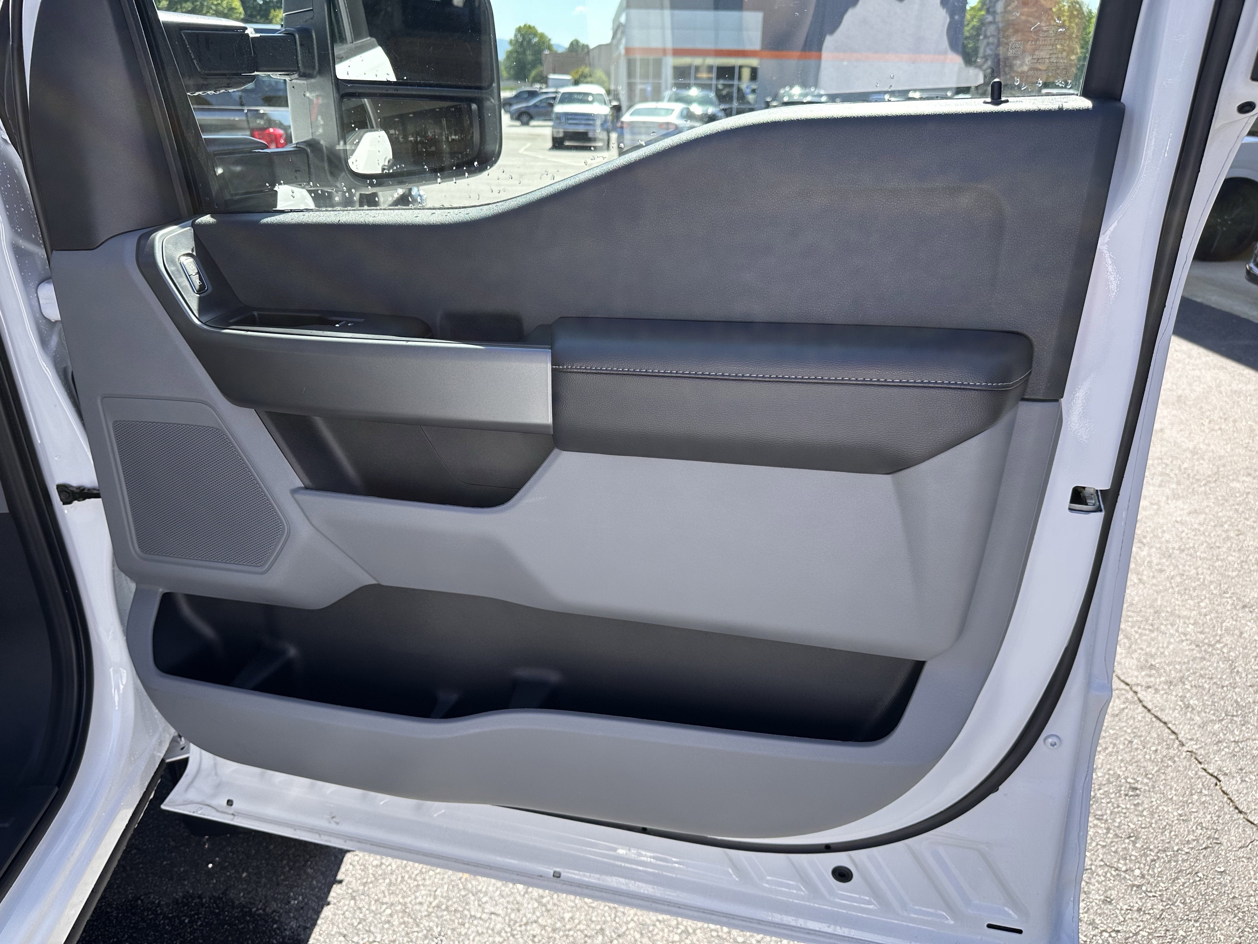2026 Ford Super Duty F-600 XLT