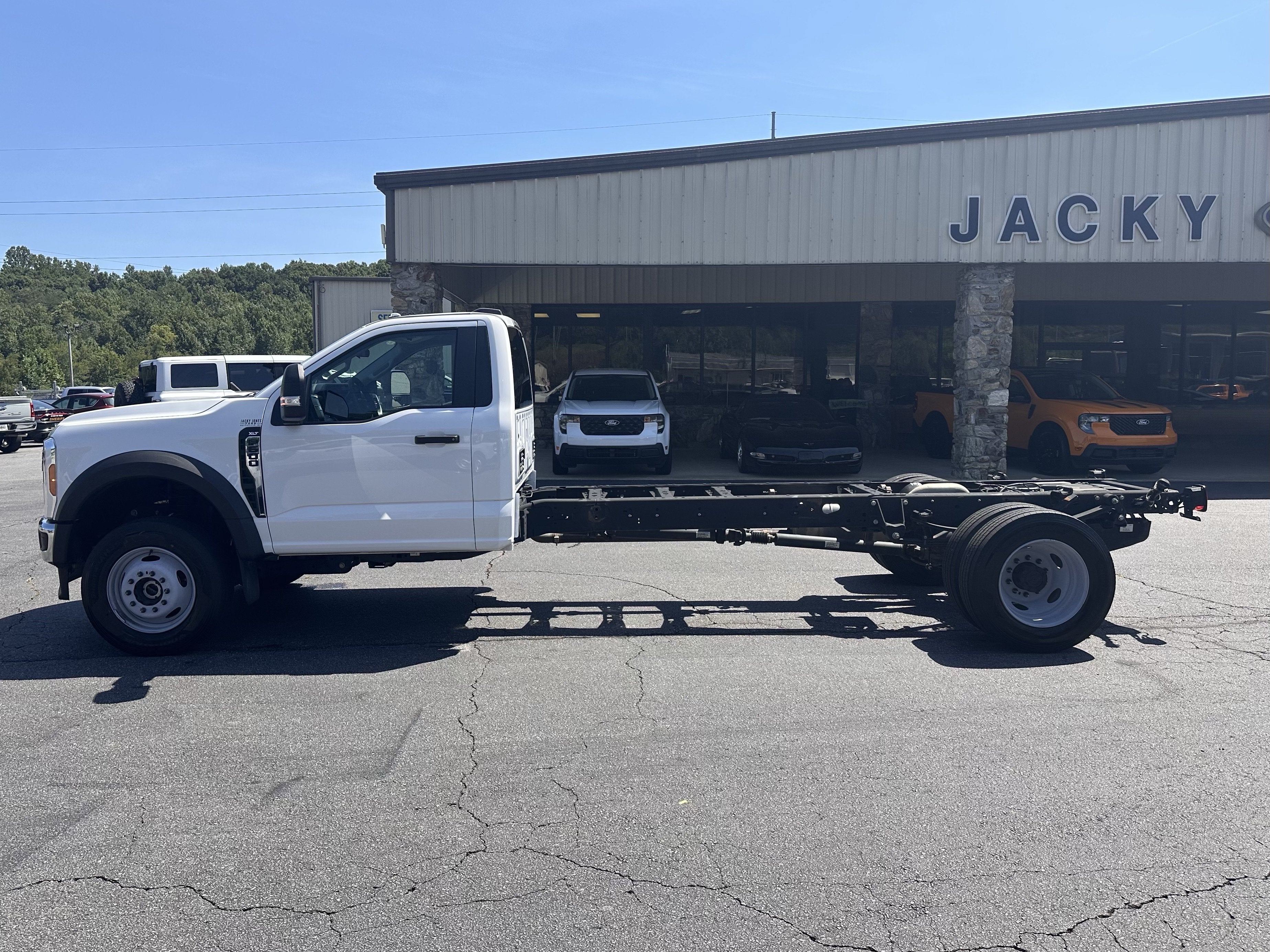 2026 Ford Super Duty F-600 DRW XL