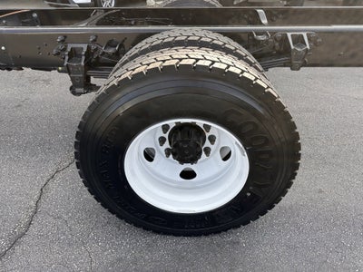 2024 Ford Super Duty F-650 XLT