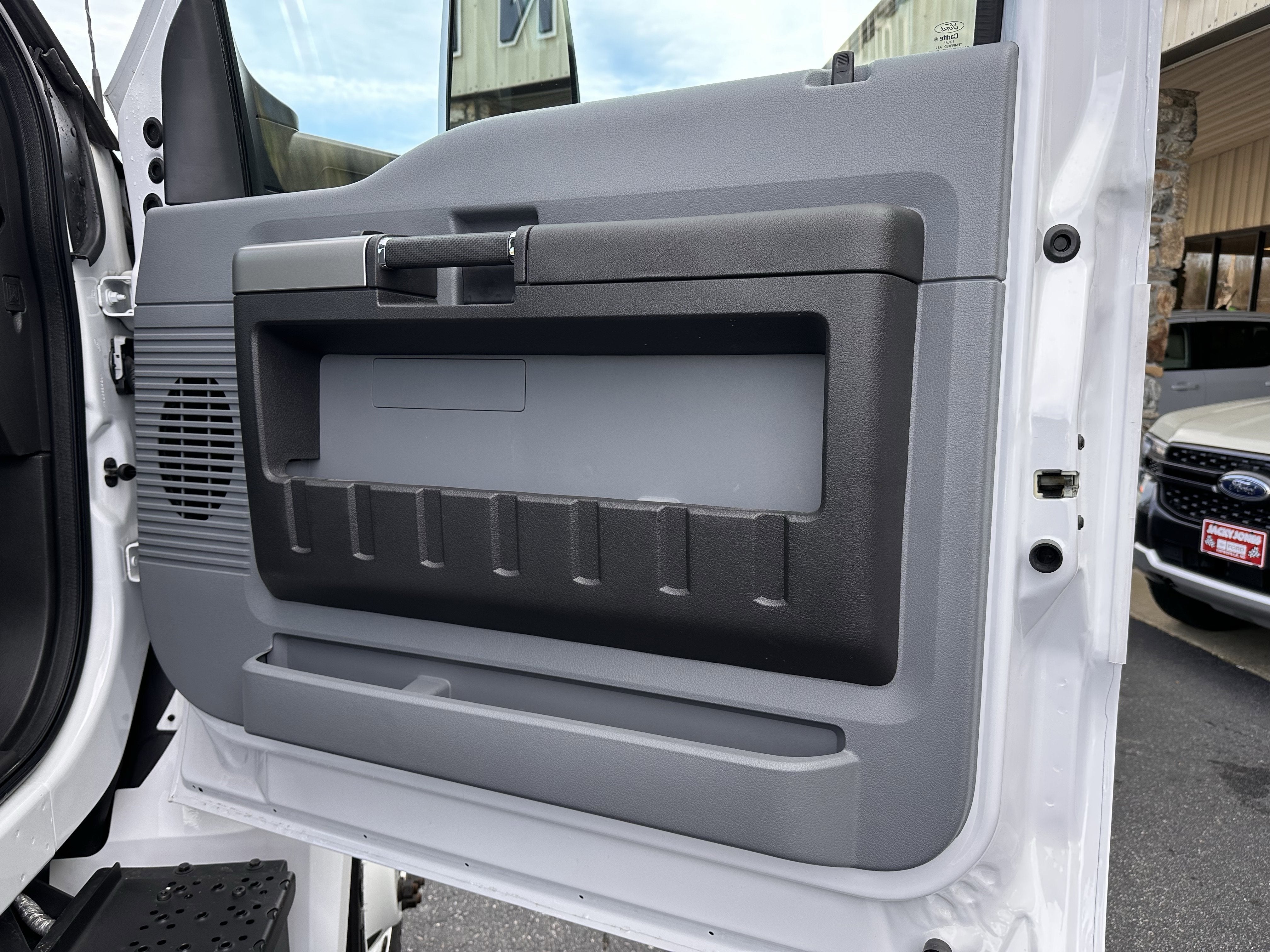 2024 Ford Super Duty F-650 XLT