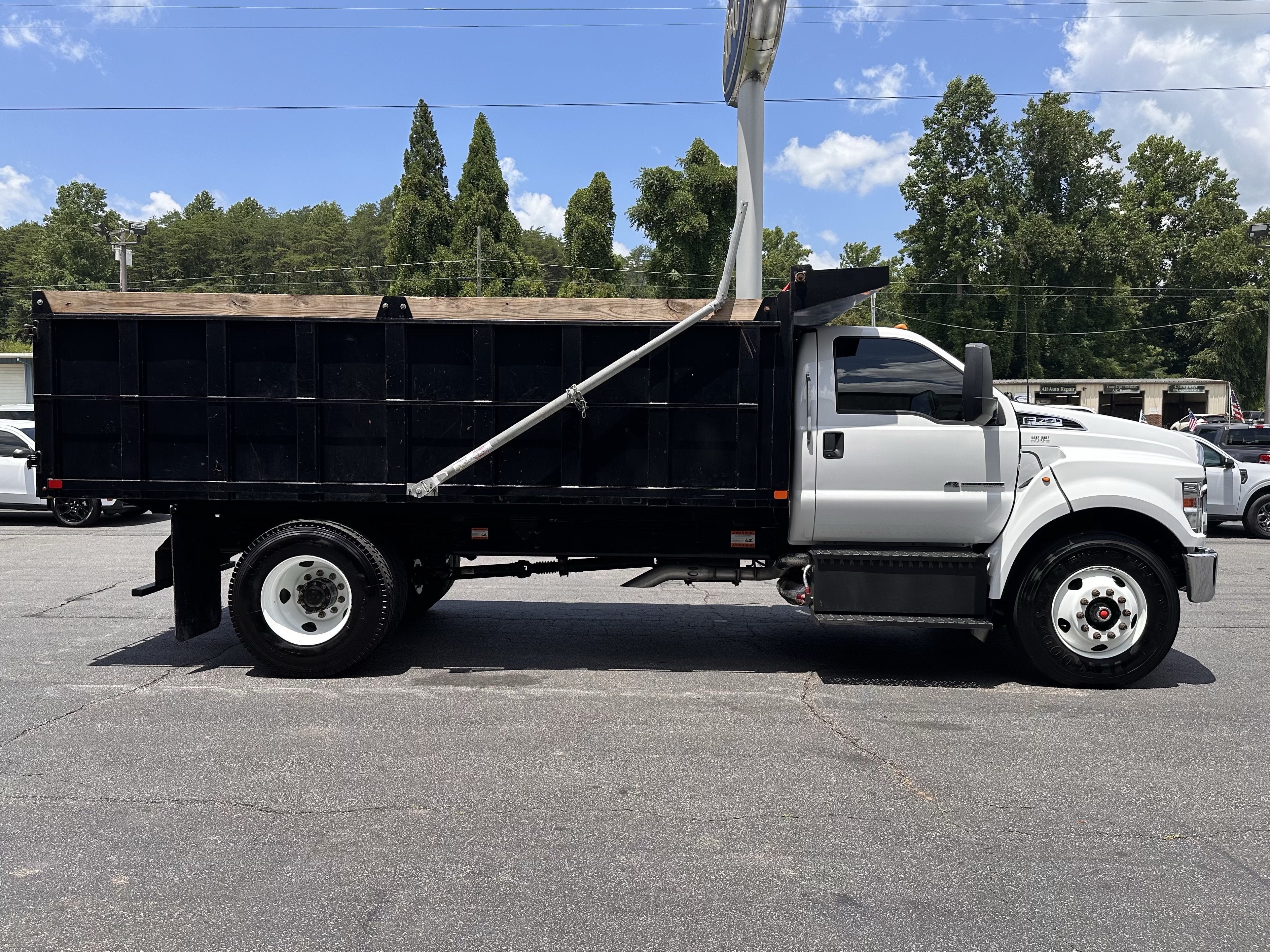 2023 Ford F-750 14Ft Dump Truck