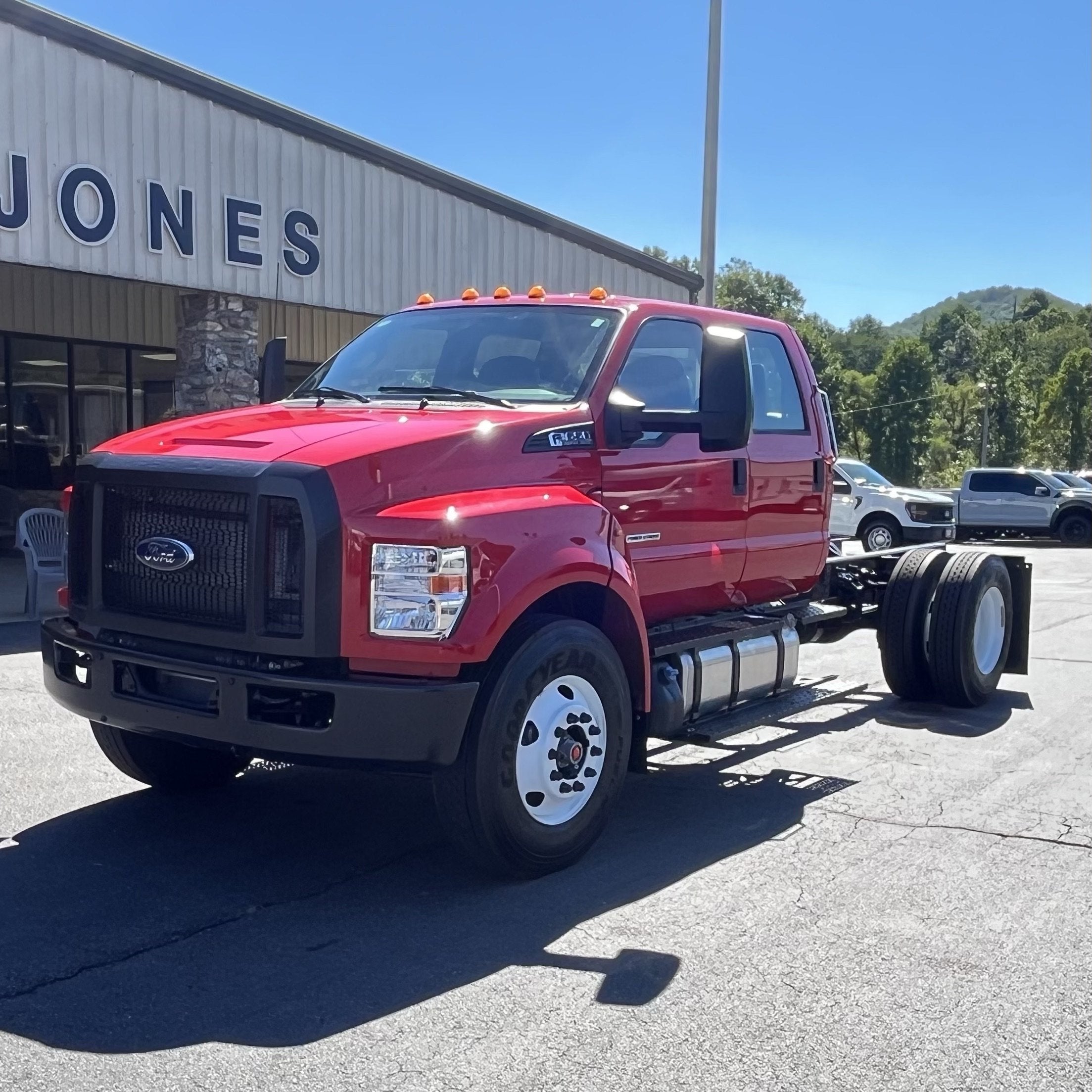 2027 Ford F650 SUPER DUTY Base