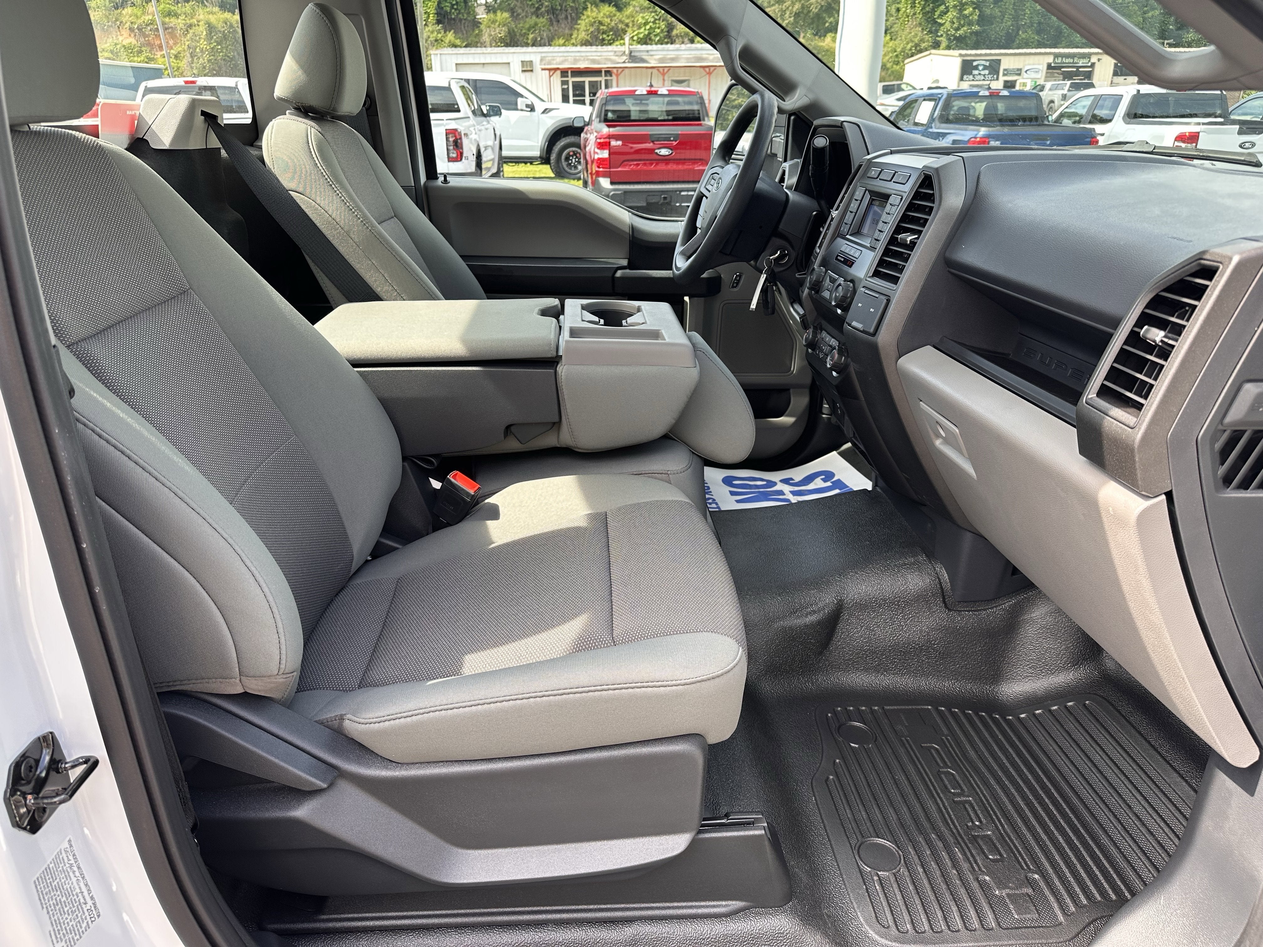 2022 Ford Super Duty F-350 XL 9ft Utility Body W/TommyLift