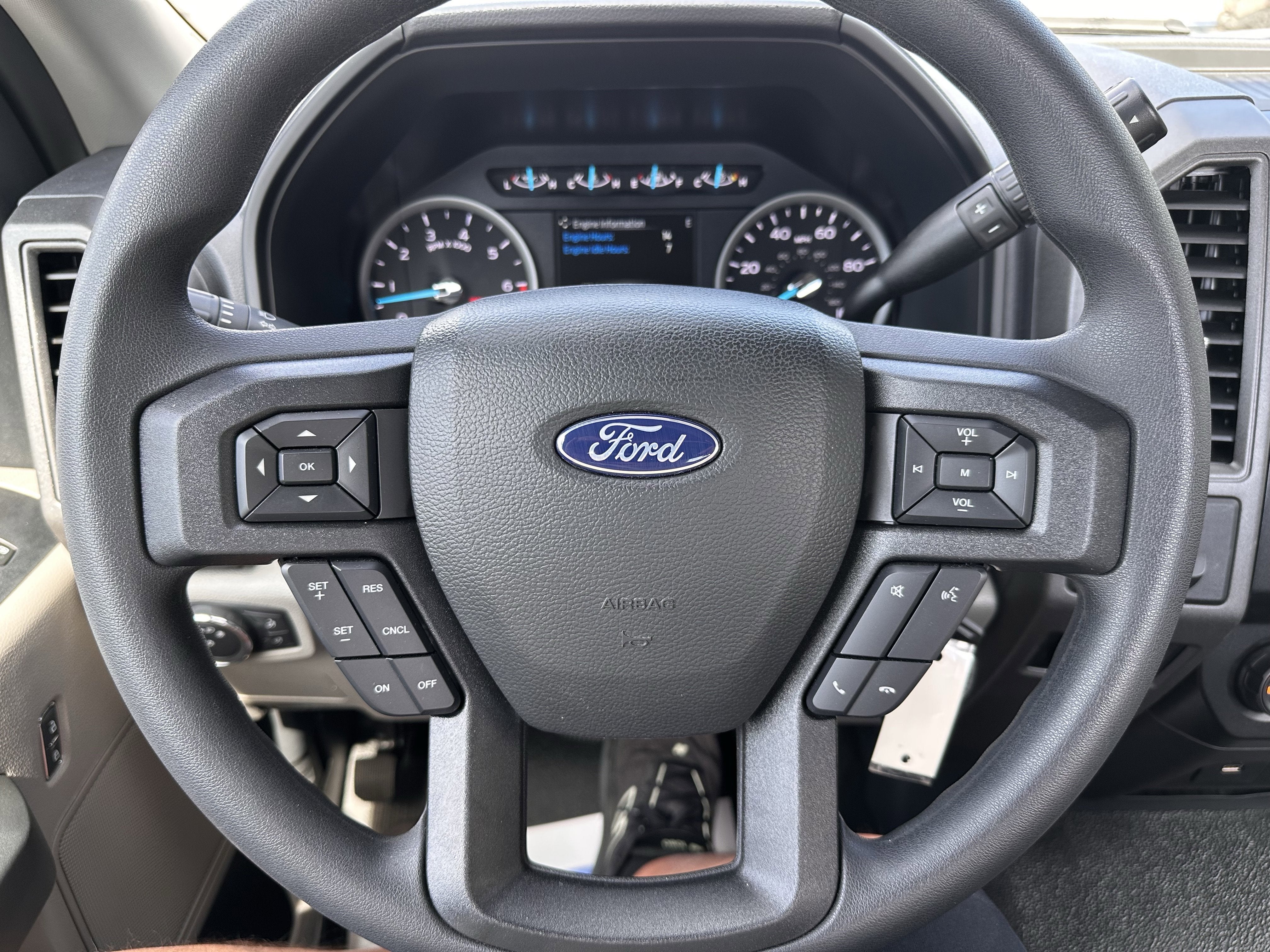 2022 Ford Super Duty F-350 XL 9ft Utility Body W/TommyLift
