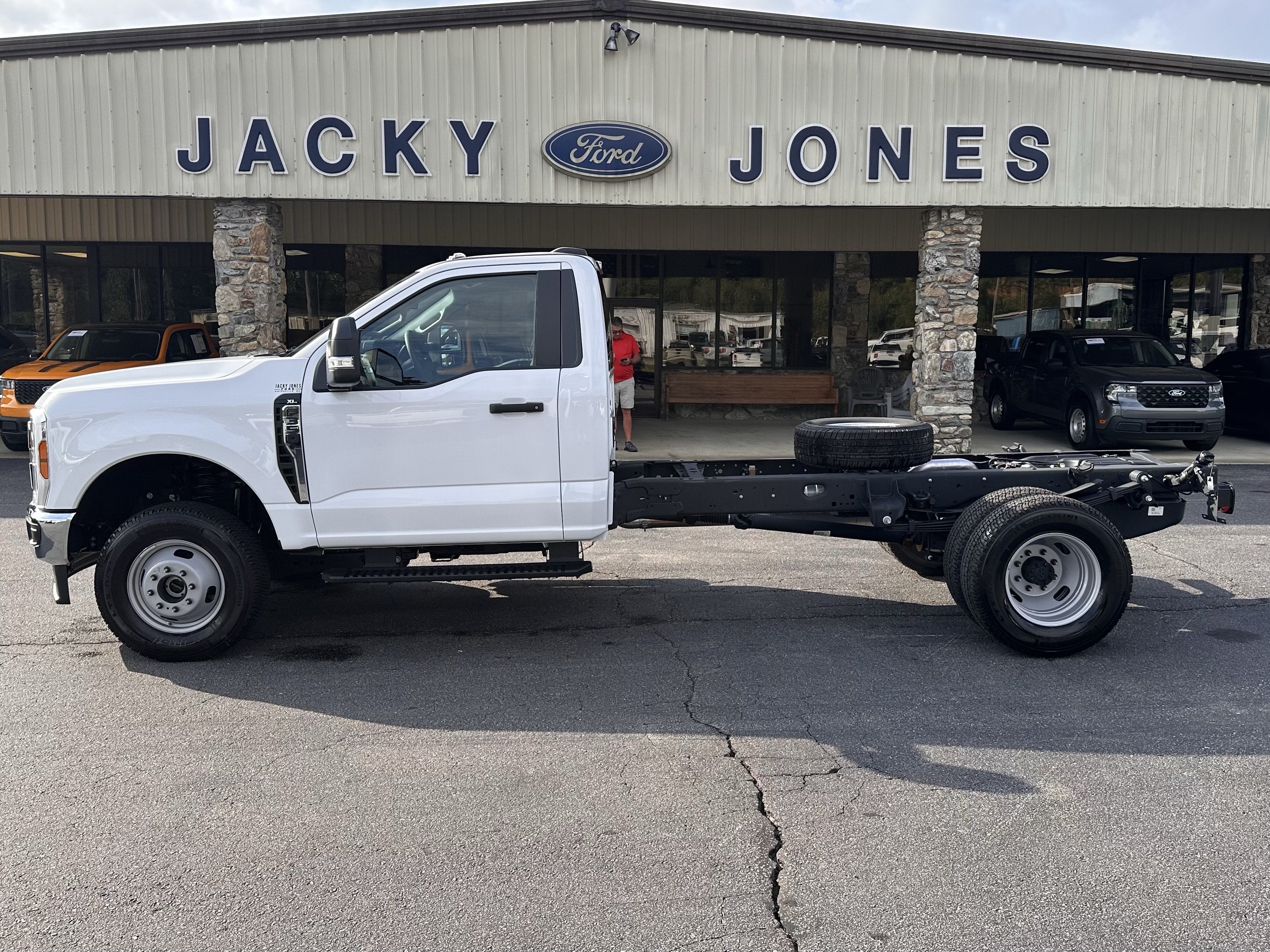 2026 Ford Super Duty F-350 DRW XLT