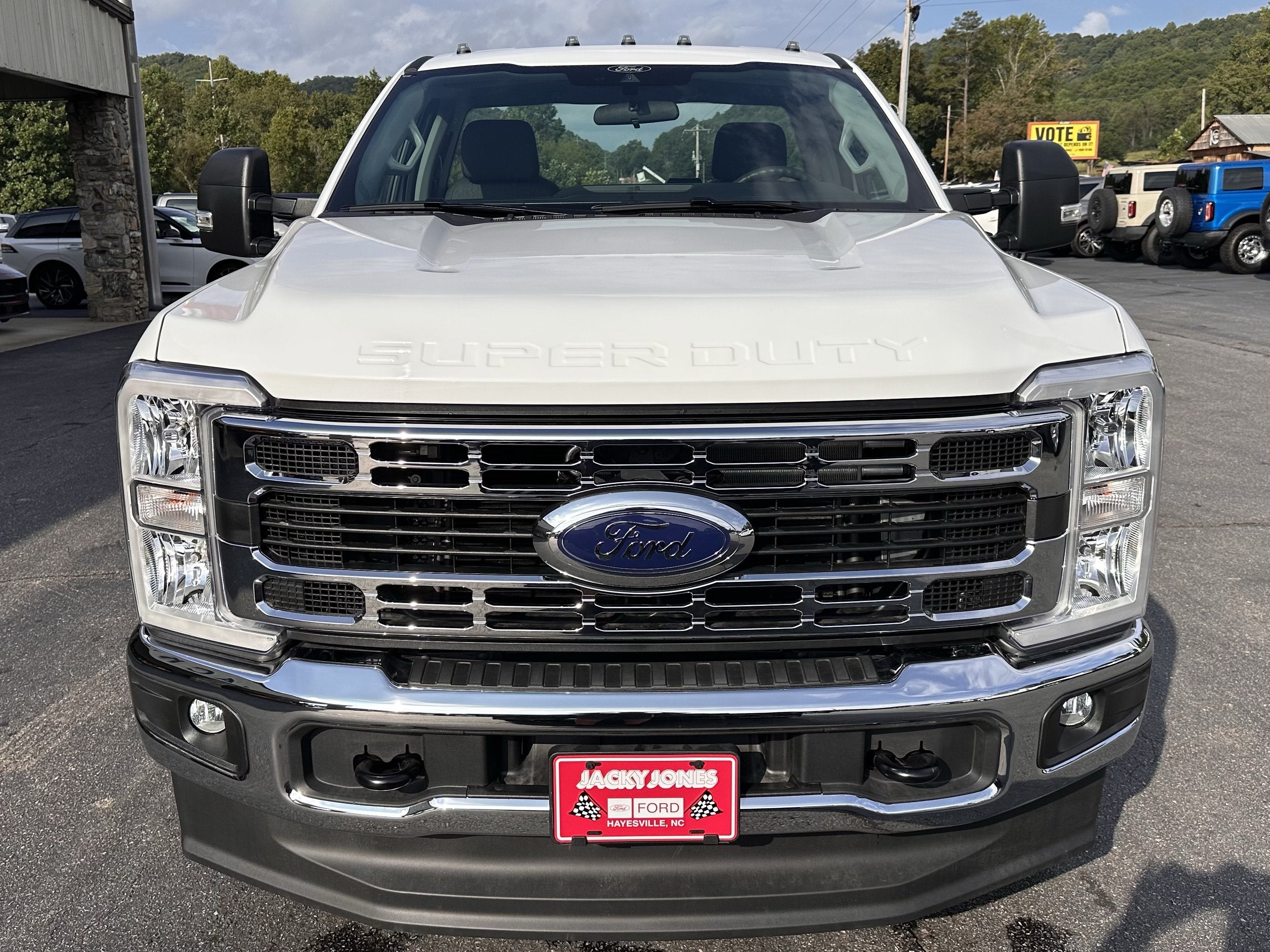 2026 Ford Super Duty F-350 DRW XLT