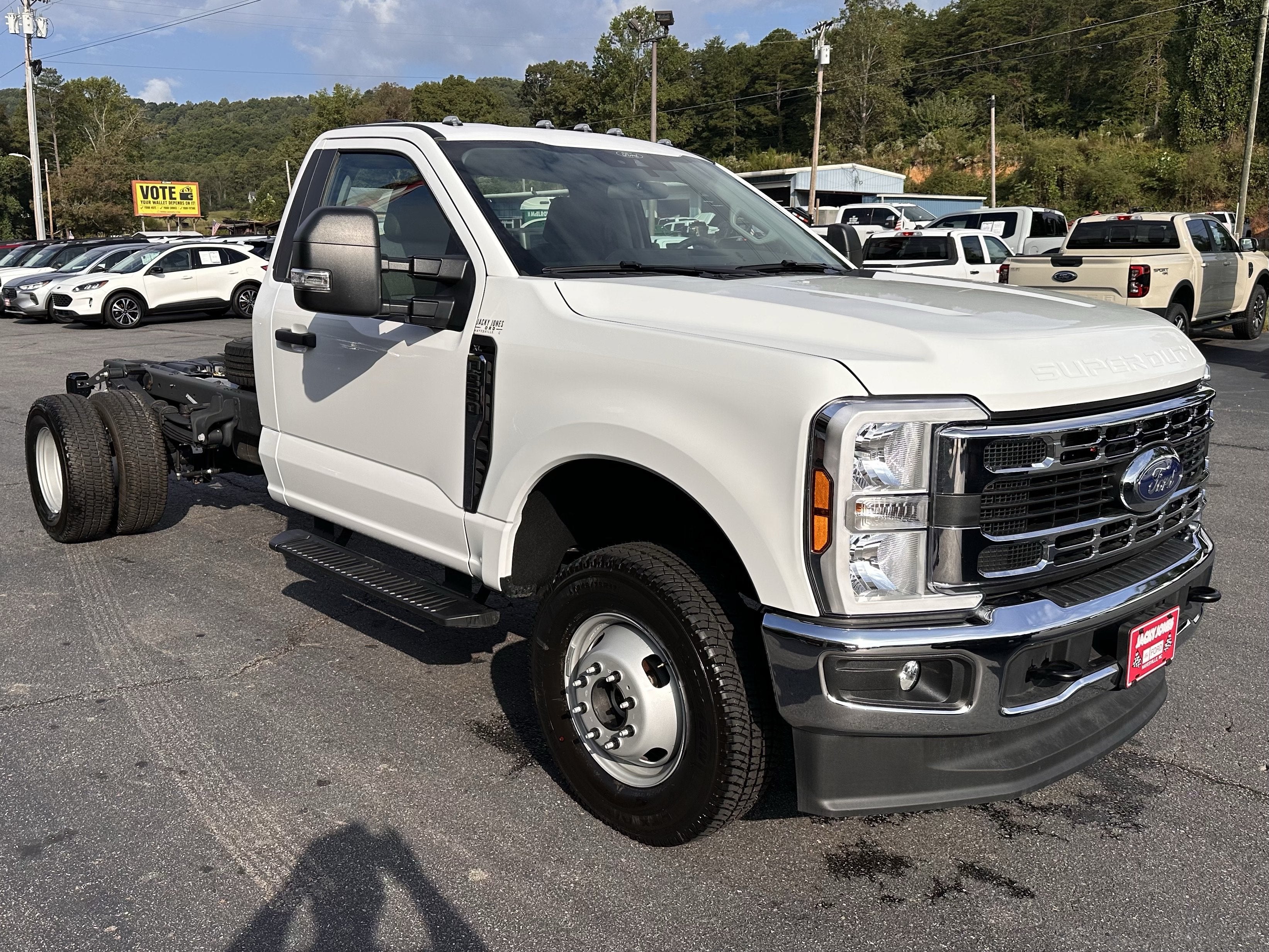2026 Ford Super Duty F-350 DRW XLT